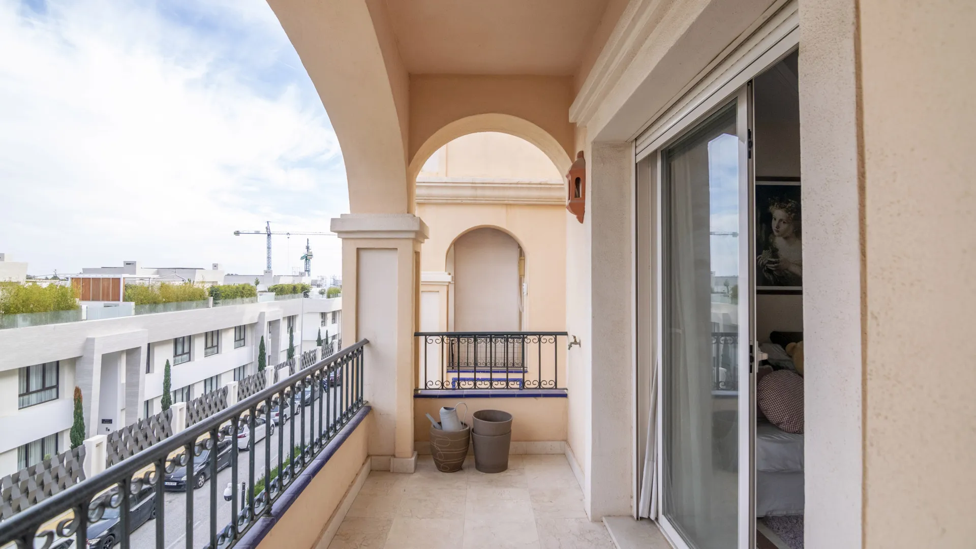 Comprar apartamento con 3 dormitorios en Lomas de Sierra Blanca