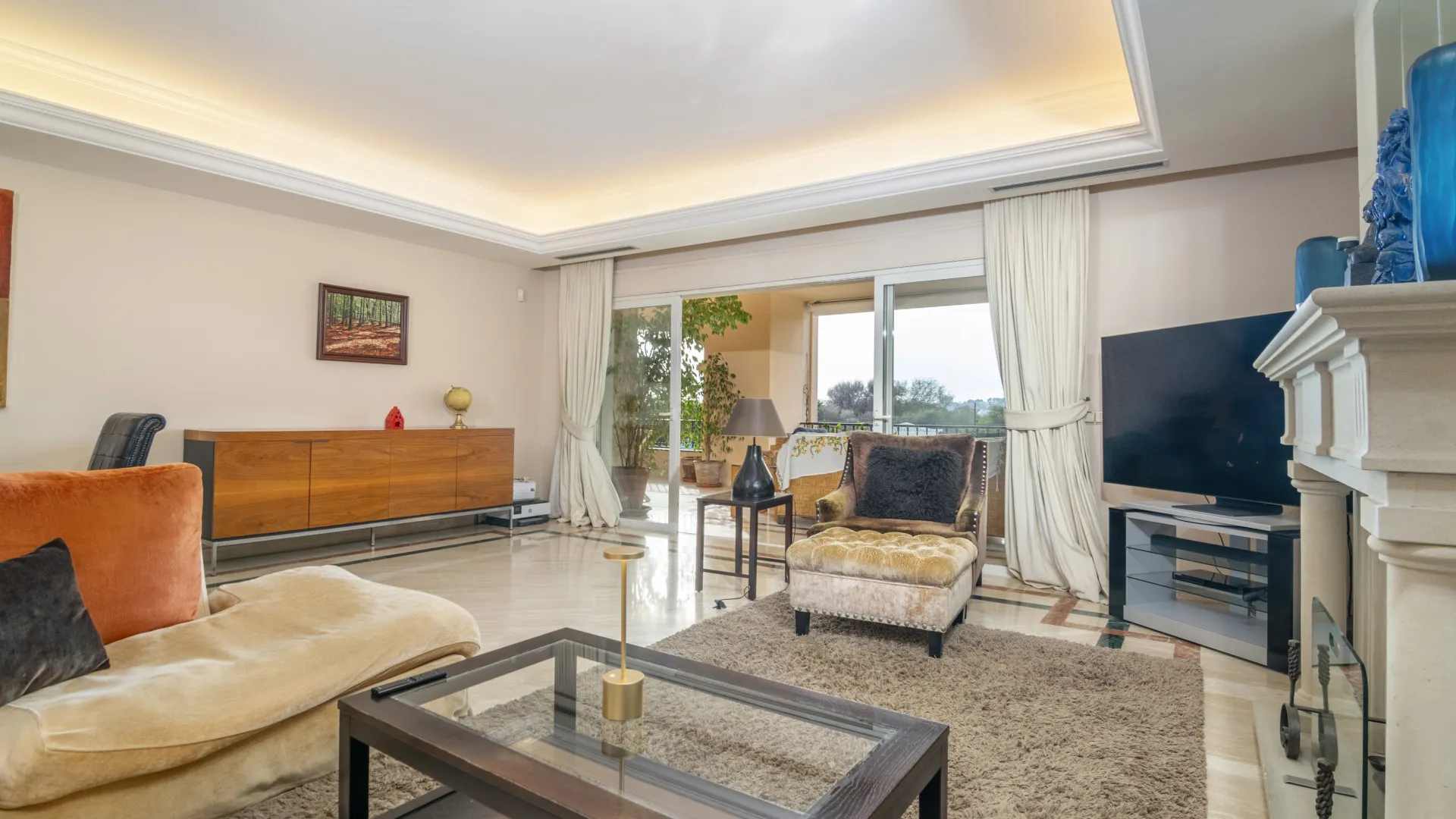 Comprar apartamento con 3 dormitorios en Lomas de Sierra Blanca