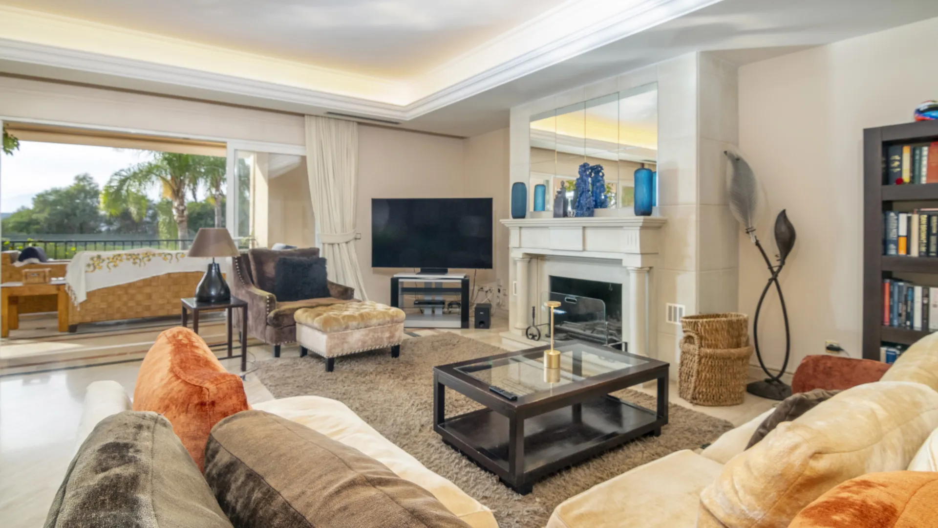 Comprar apartamento con 3 dormitorios en Lomas de Sierra Blanca