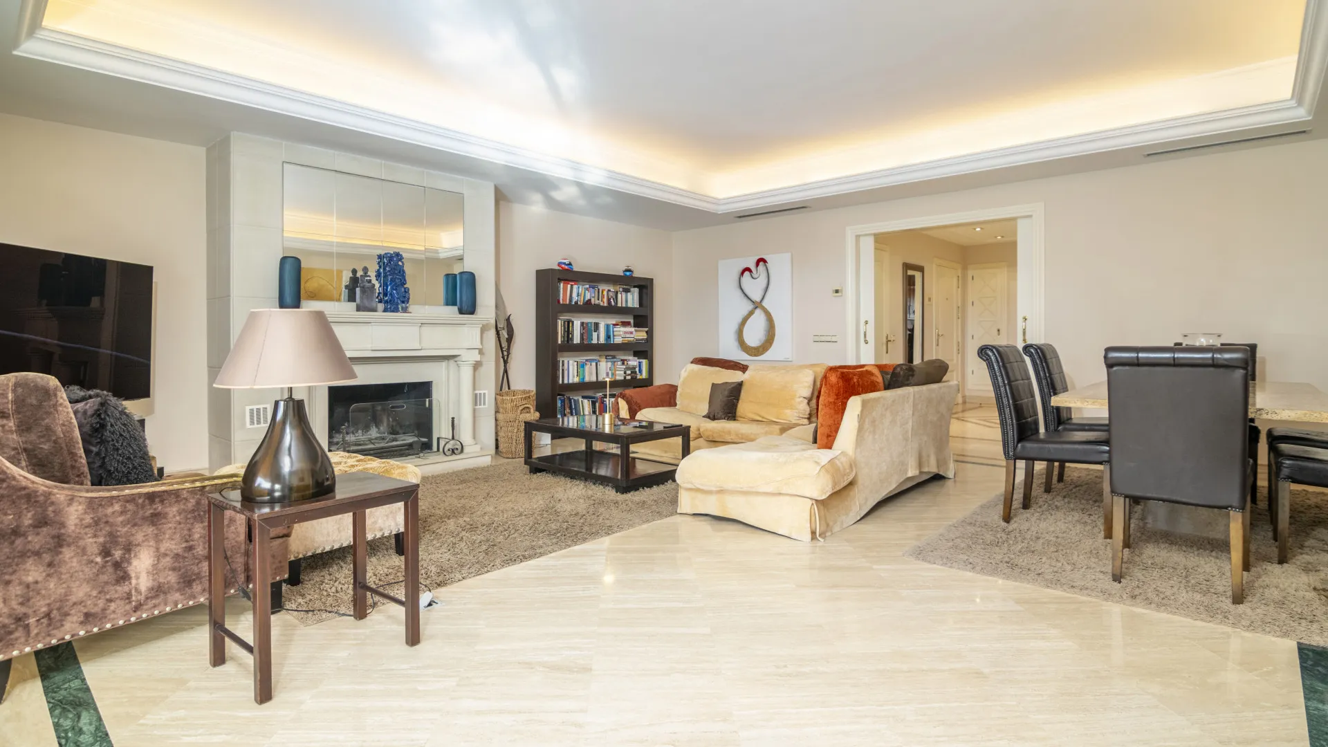 Comprar apartamento con 3 dormitorios en Lomas de Sierra Blanca