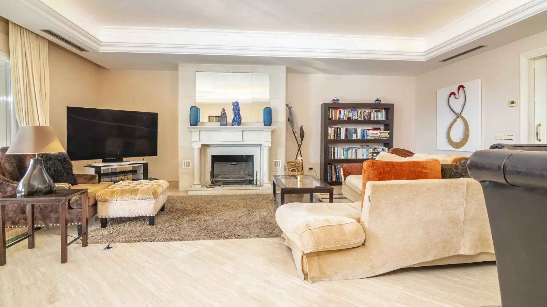 Comprar apartamento con 3 dormitorios en Lomas de Sierra Blanca