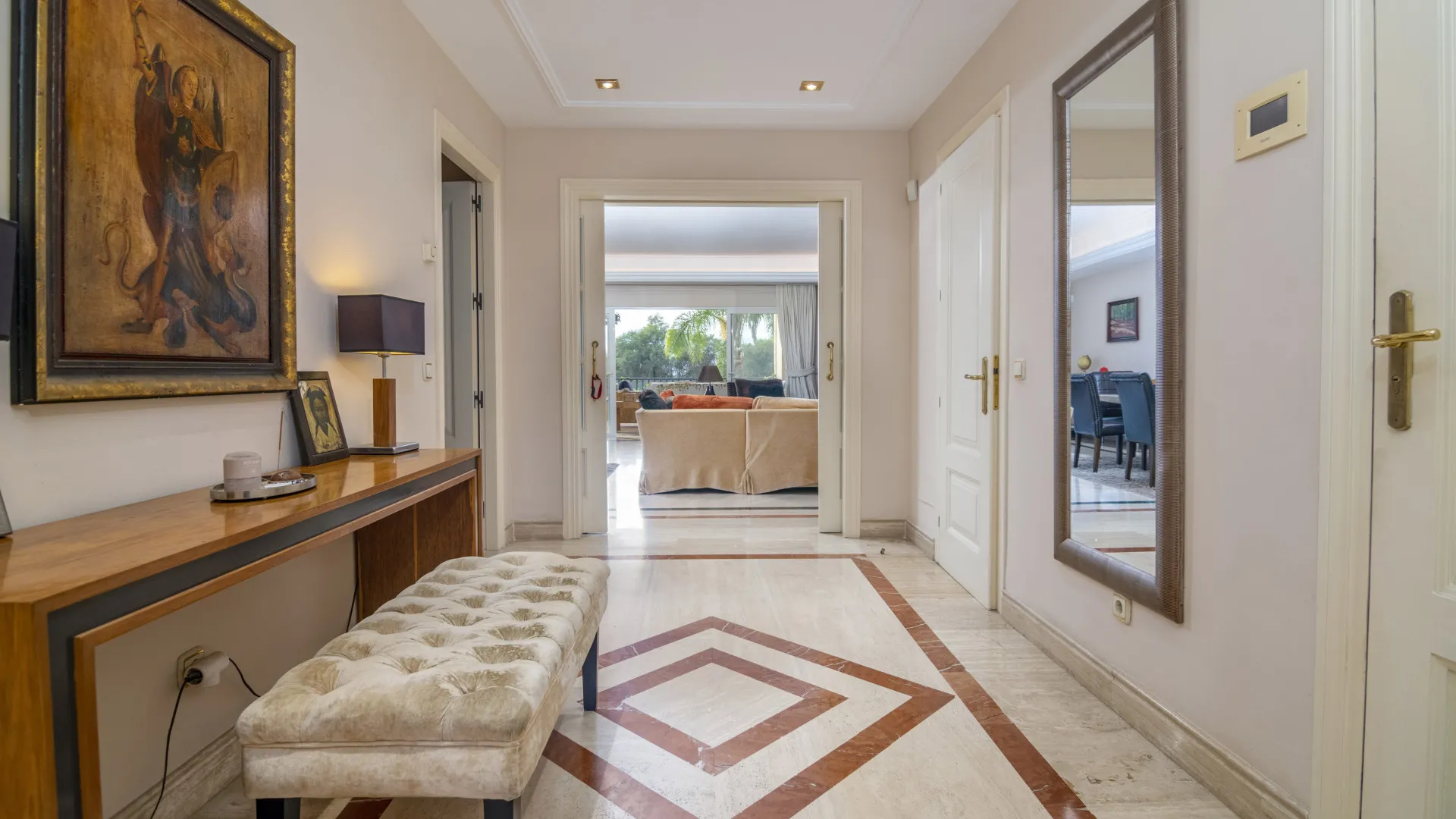 Comprar apartamento con 3 dormitorios en Lomas de Sierra Blanca