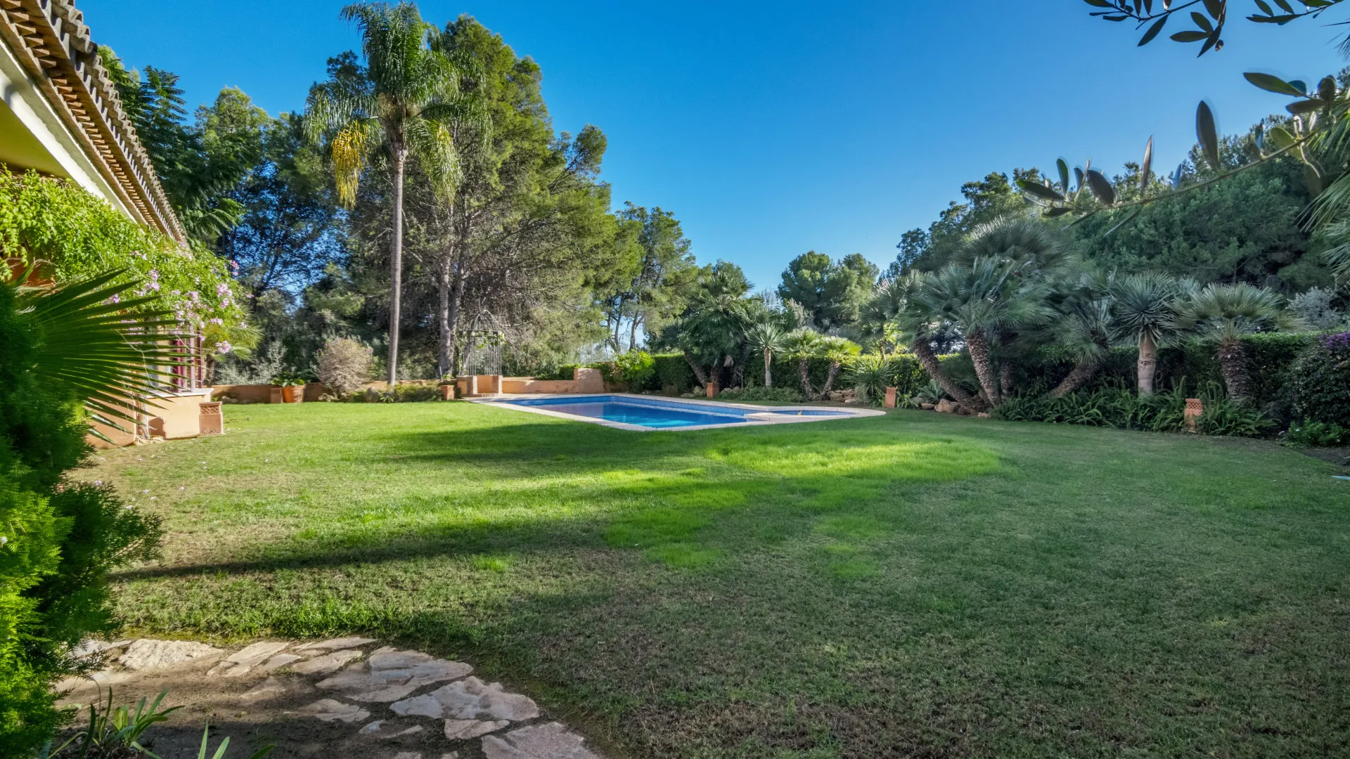 Altos Reales 5 bedrooms villa for sale