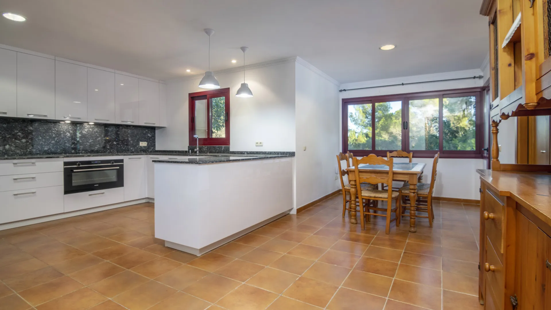 Altos Reales 5 bedrooms villa for sale