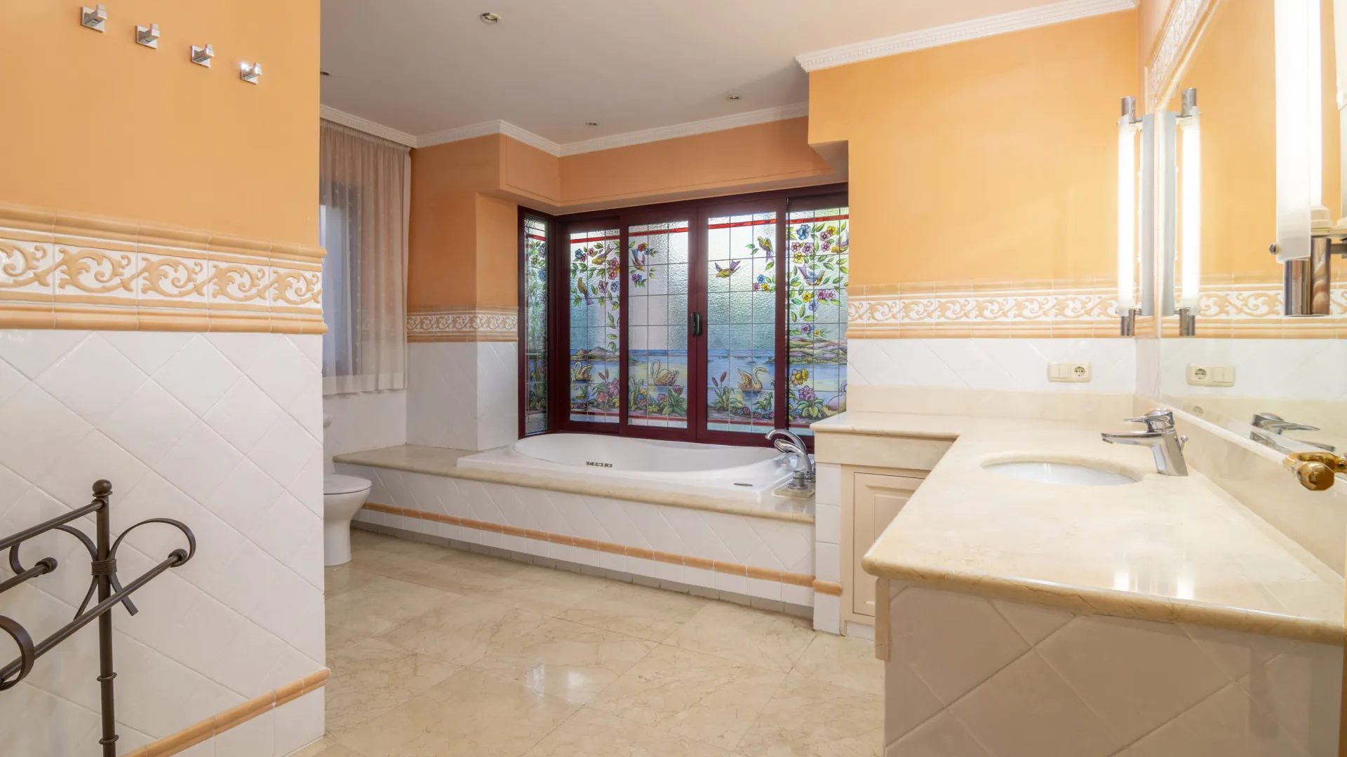 Altos Reales 5 bedrooms villa for sale