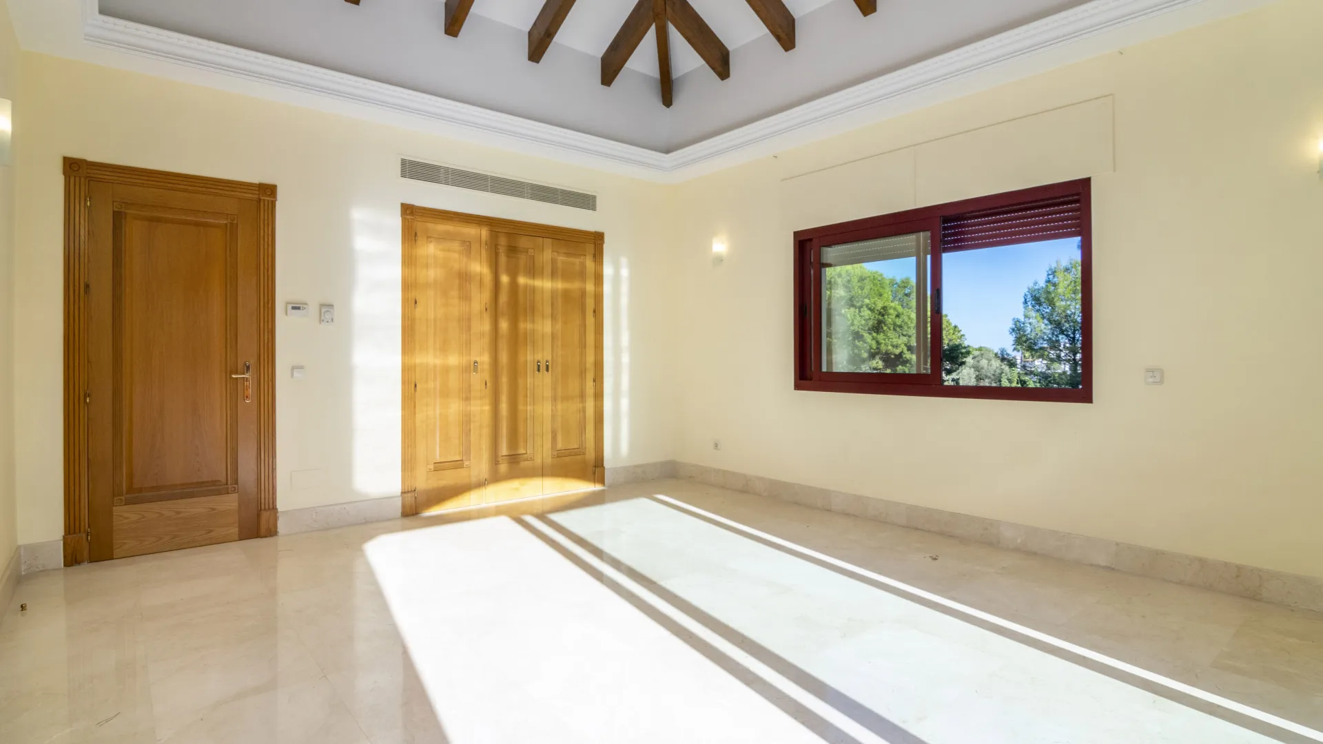 Altos Reales 5 bedrooms villa for sale