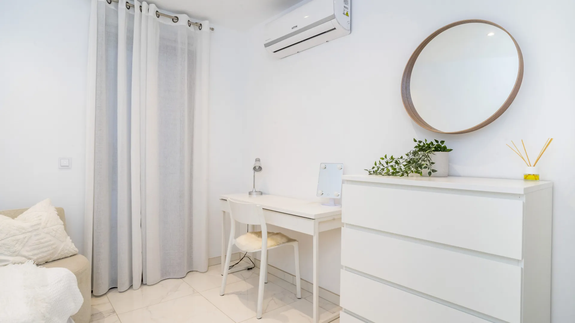 Buy 3 bedrooms ground floor apartment in La Maestranza