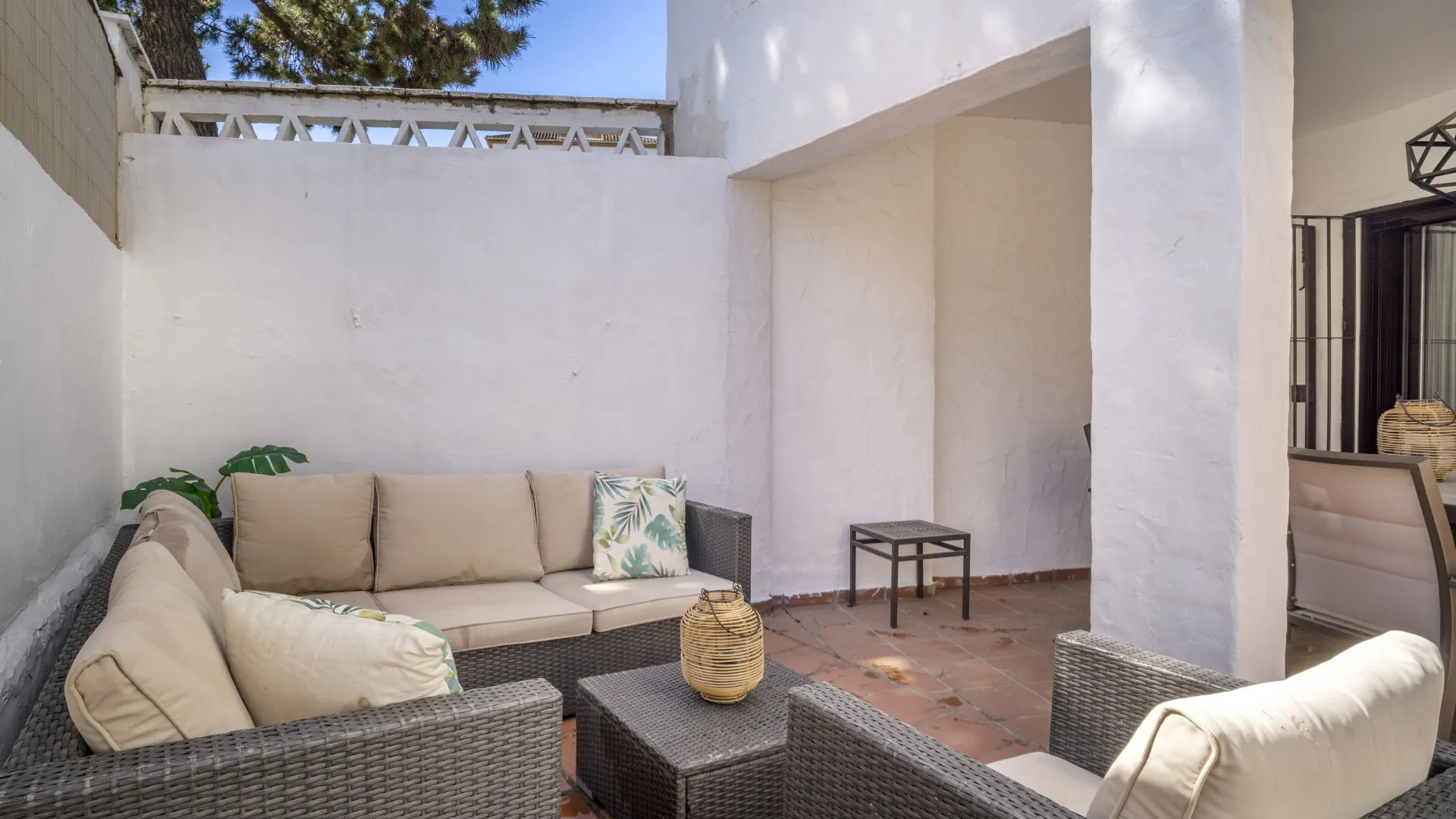 Buy 3 bedrooms ground floor apartment in La Maestranza