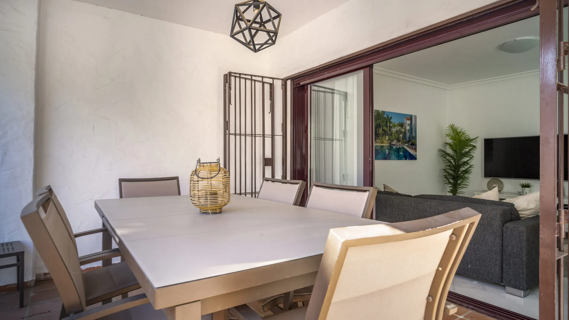 Buy 3 bedrooms ground floor apartment in La Maestranza