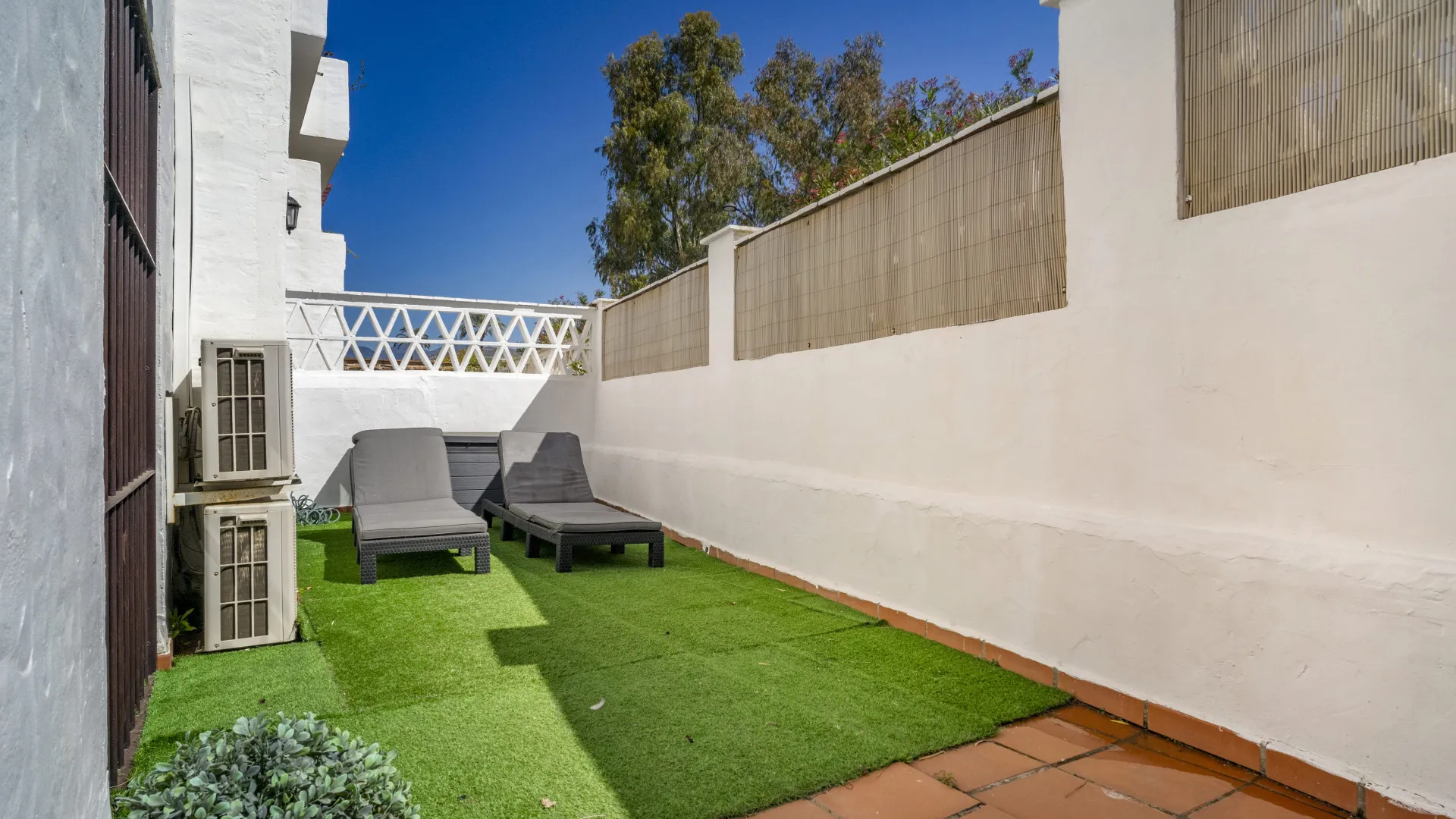 Buy 3 bedrooms ground floor apartment in La Maestranza