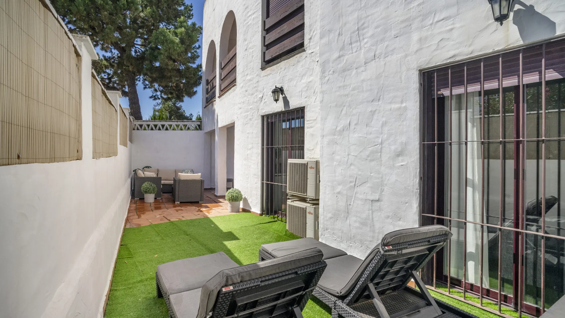 Buy 3 bedrooms ground floor apartment in La Maestranza