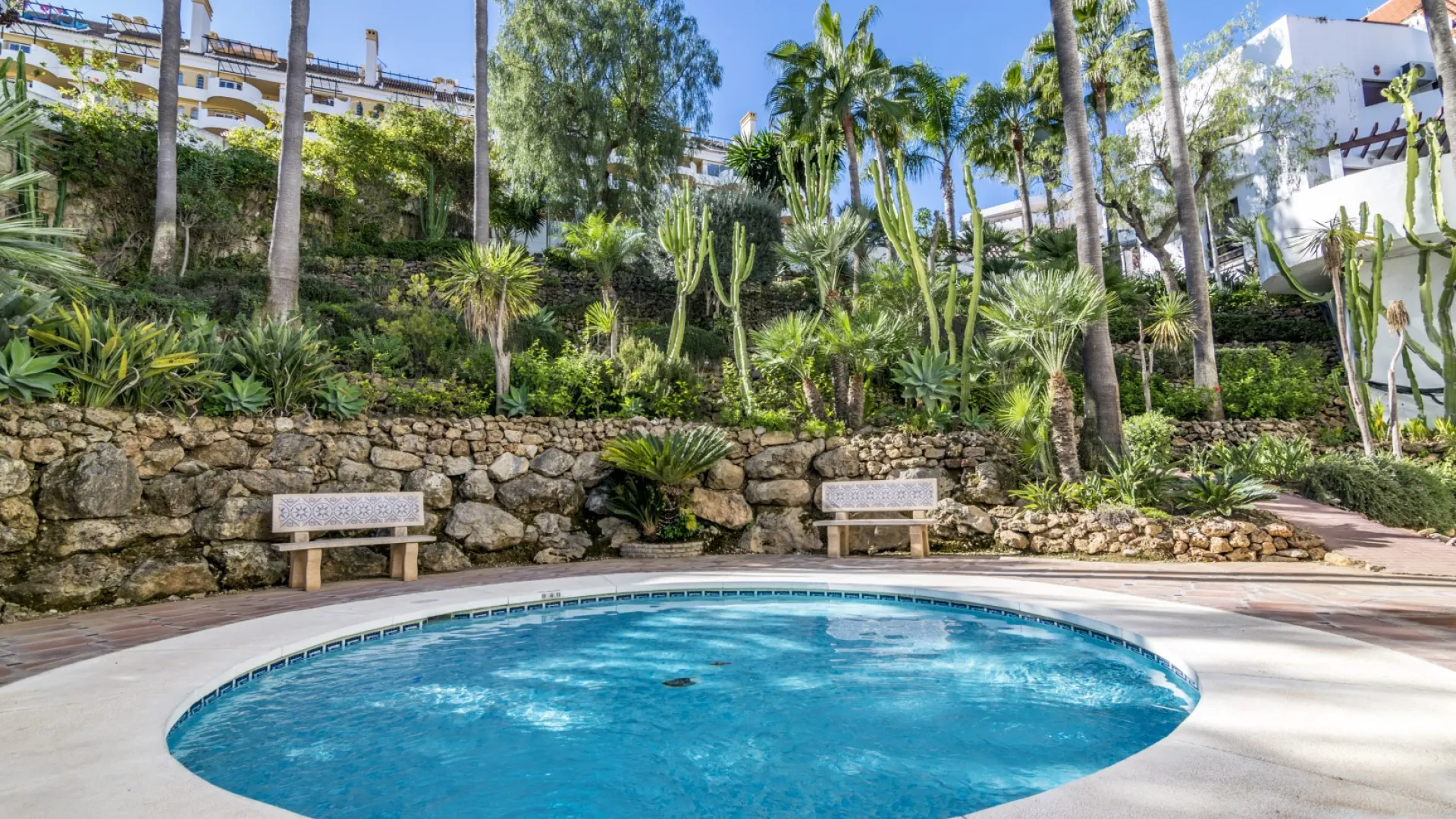 Buy 3 bedrooms ground floor apartment in La Maestranza