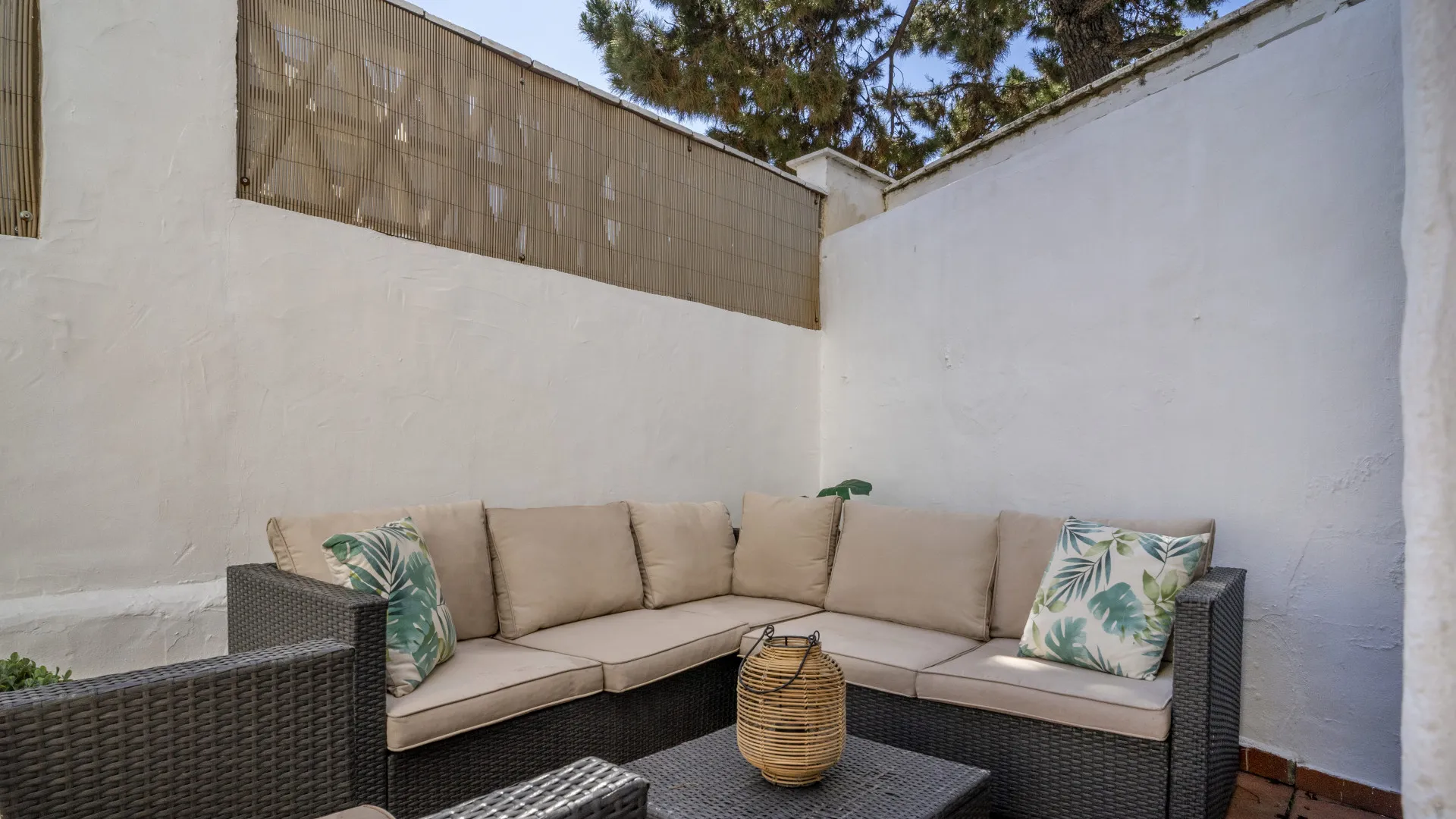 Buy 3 bedrooms ground floor apartment in La Maestranza