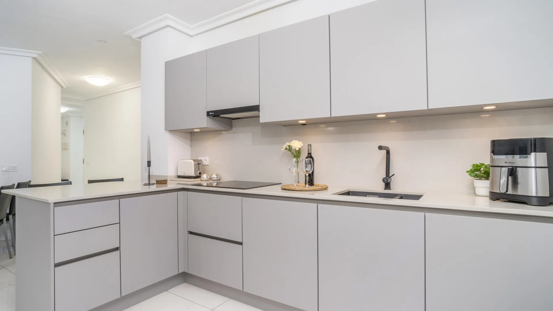 Buy 3 bedrooms ground floor apartment in La Maestranza