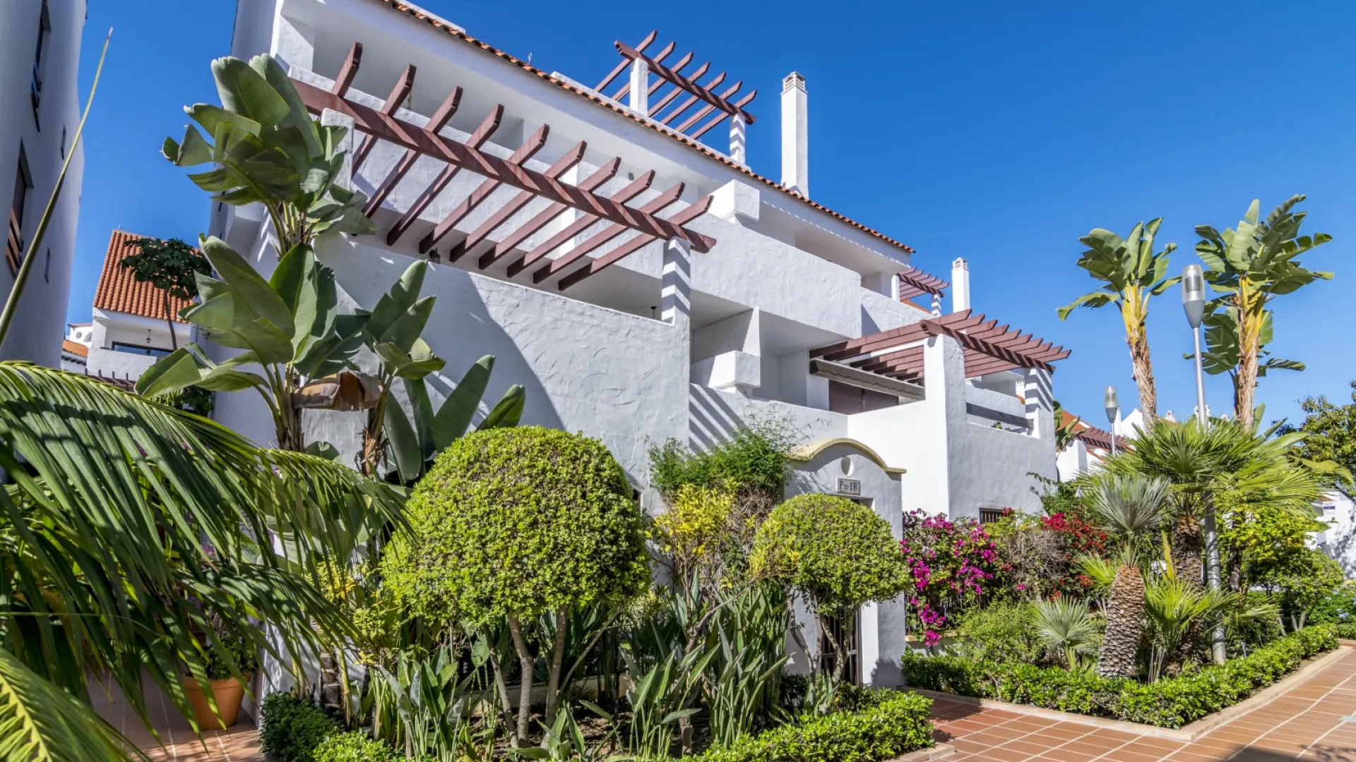 Buy 3 bedrooms ground floor apartment in La Maestranza