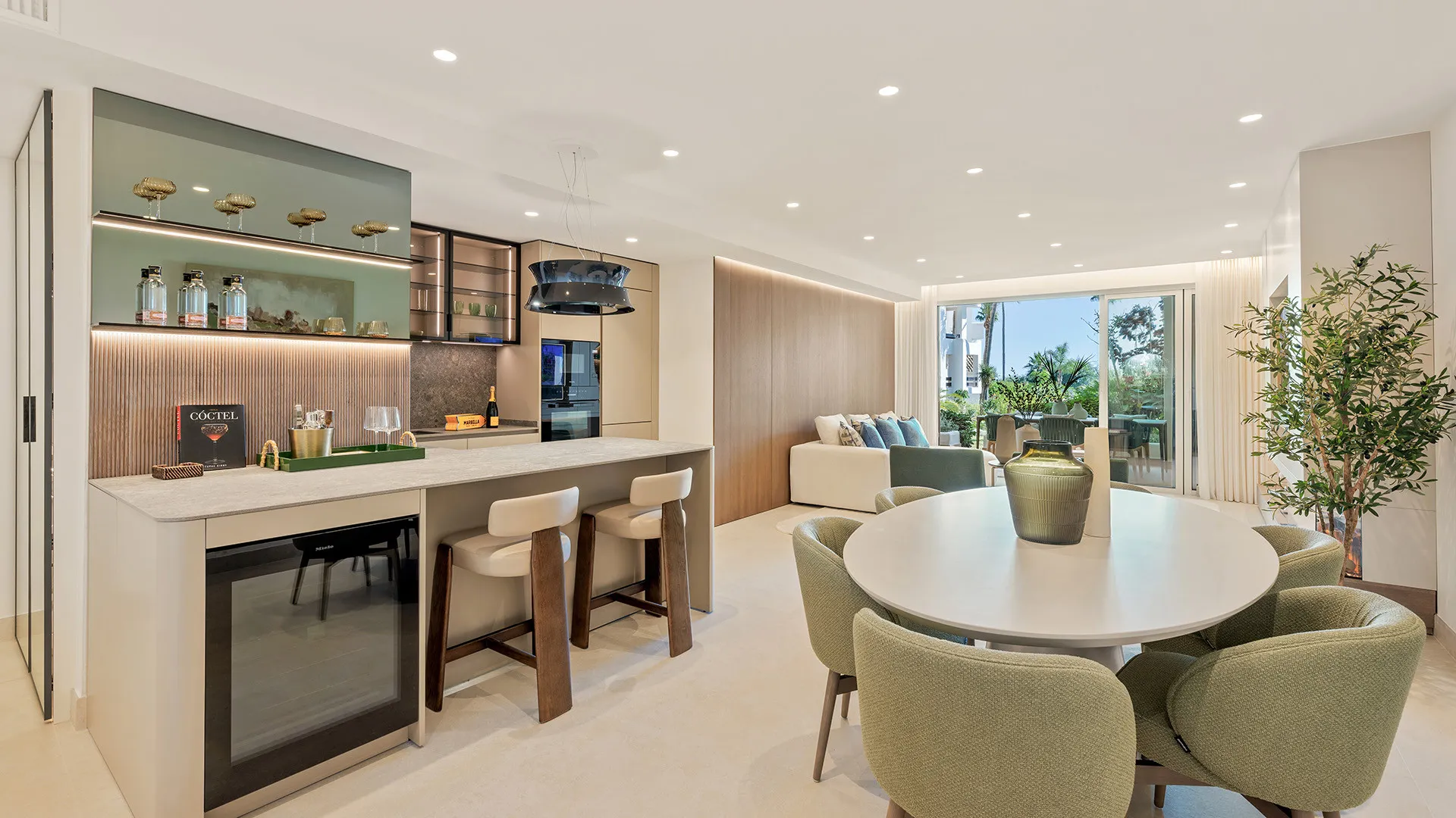 Apartamento planta baja en venta con 3 dormitorios en Bahía del Velerín