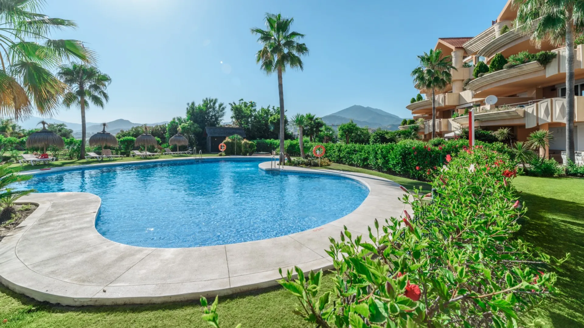 Se vende Ático en Magna Marbella de 3 dormitorios