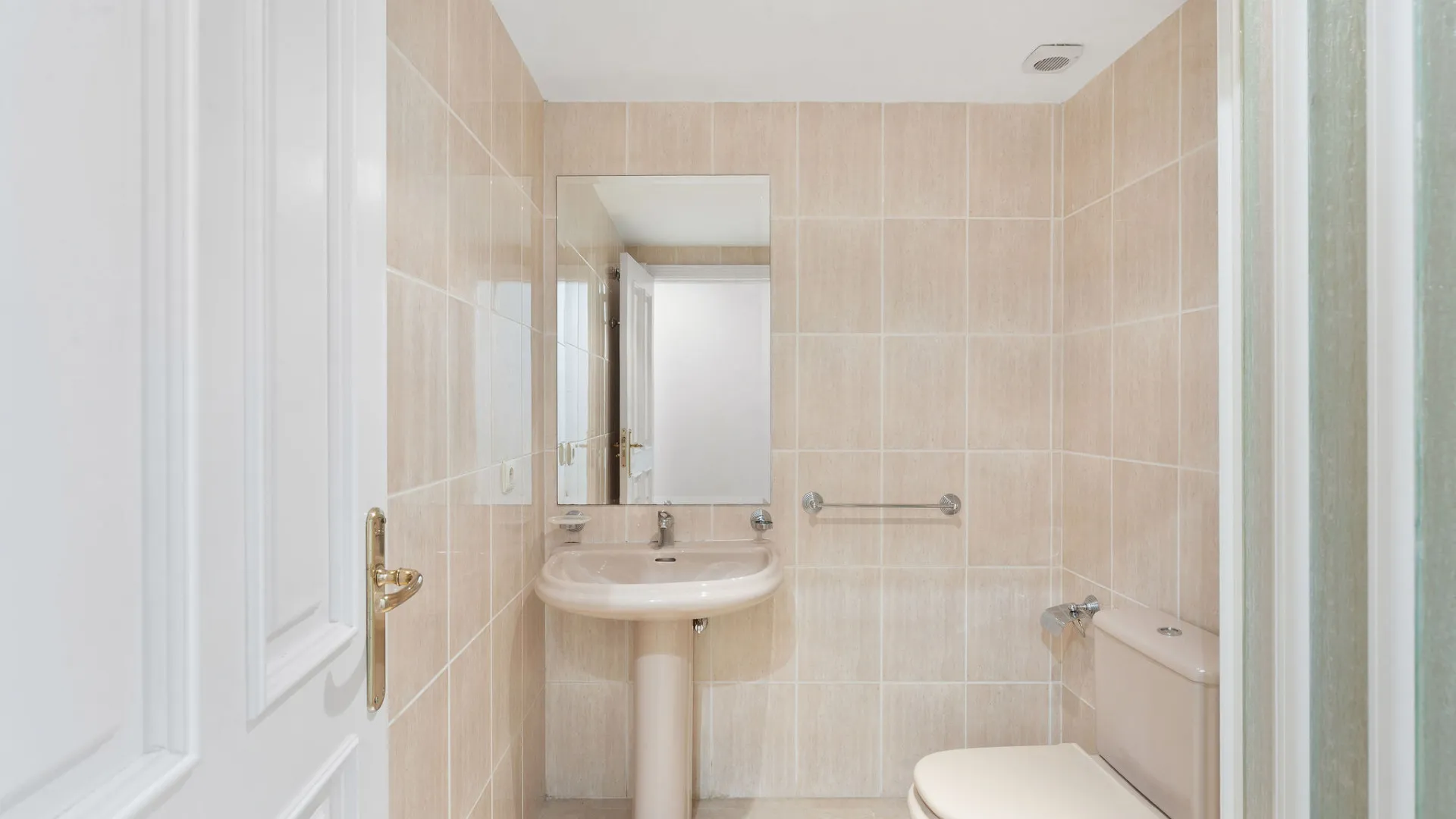 For sale ground floor duplex in Andalucia Alta