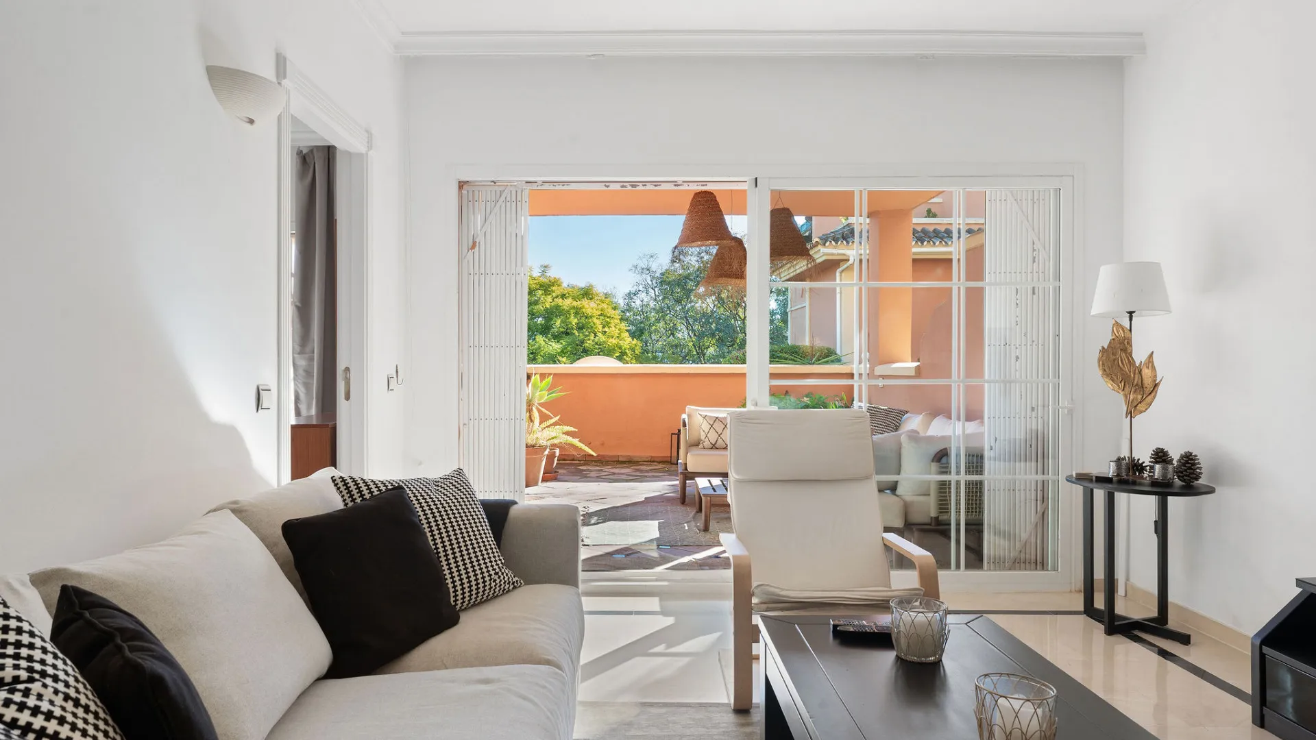 For sale ground floor duplex in Andalucia Alta