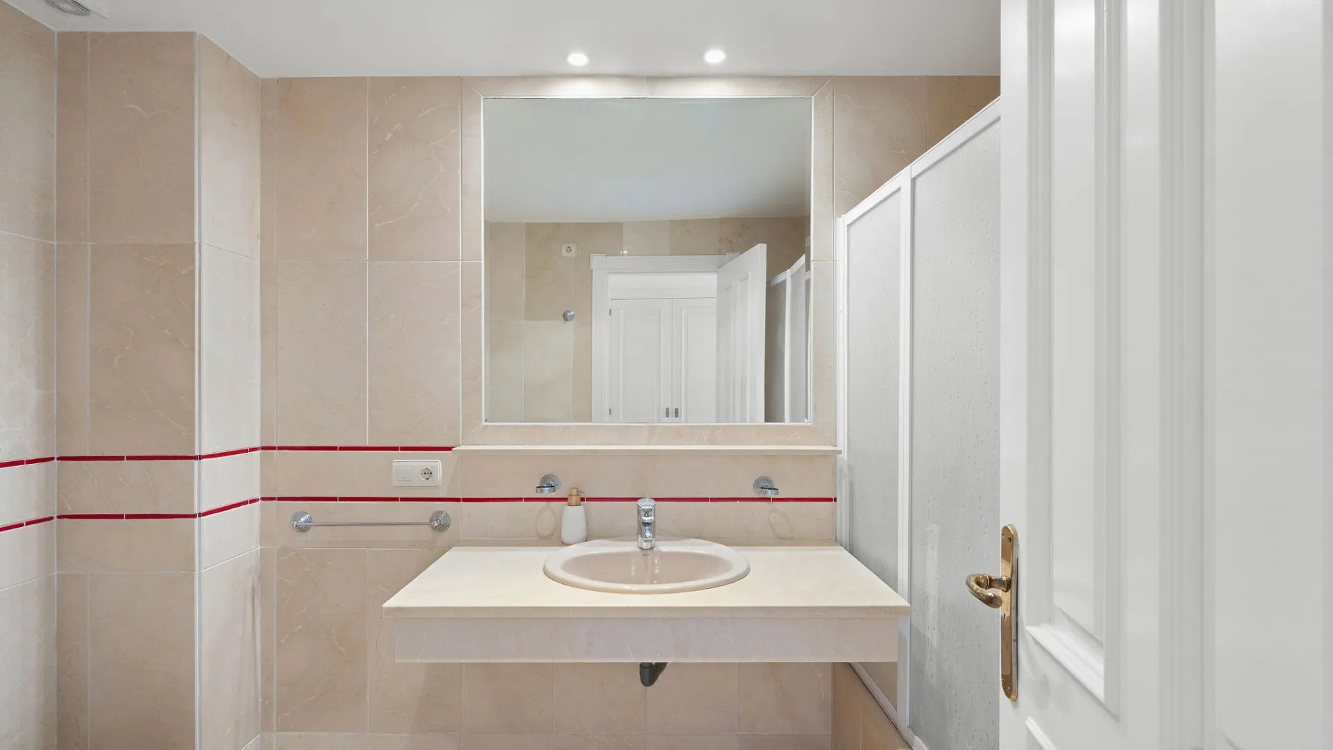 For sale ground floor duplex in Andalucia Alta