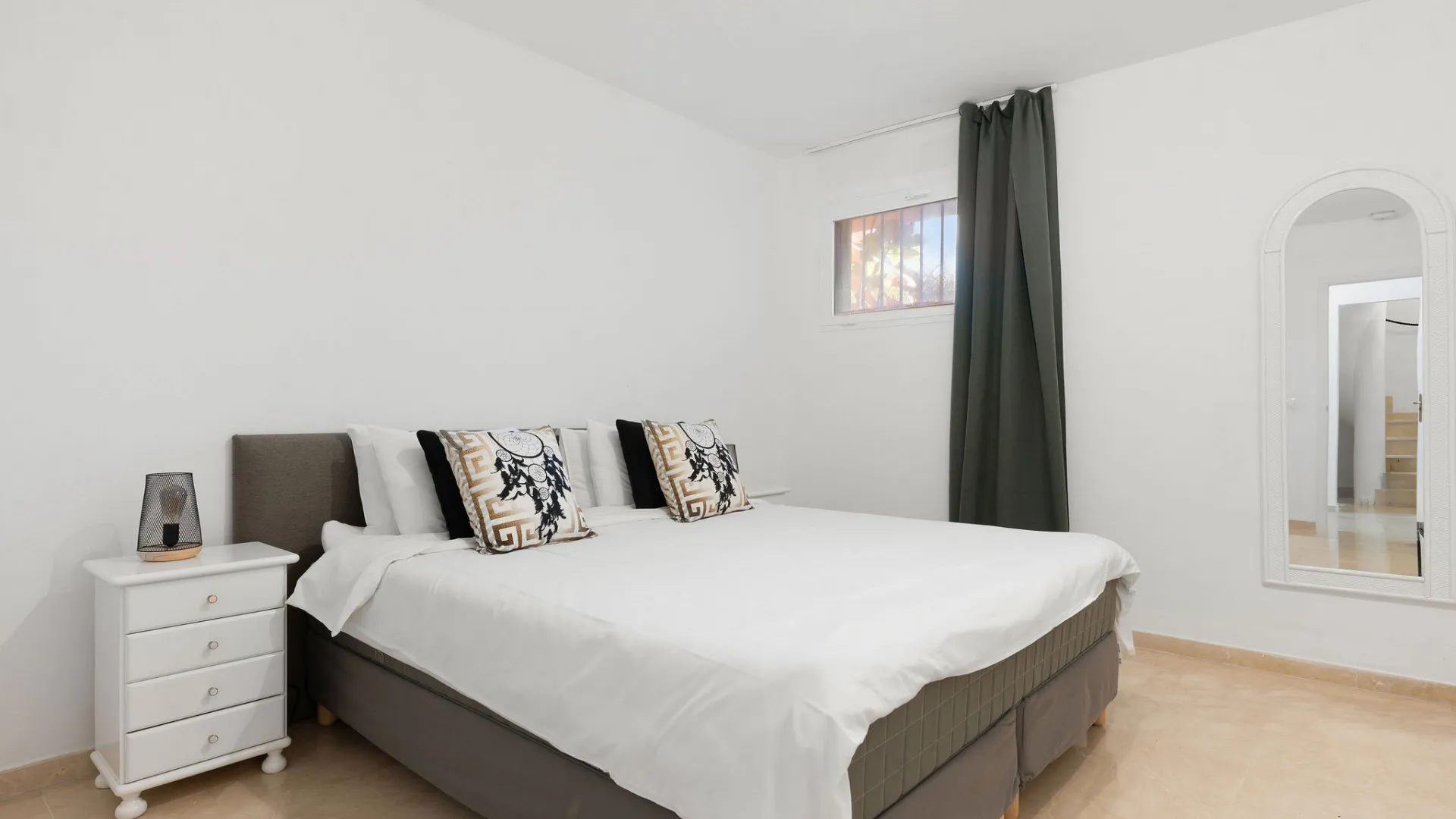 For sale ground floor duplex in Andalucia Alta