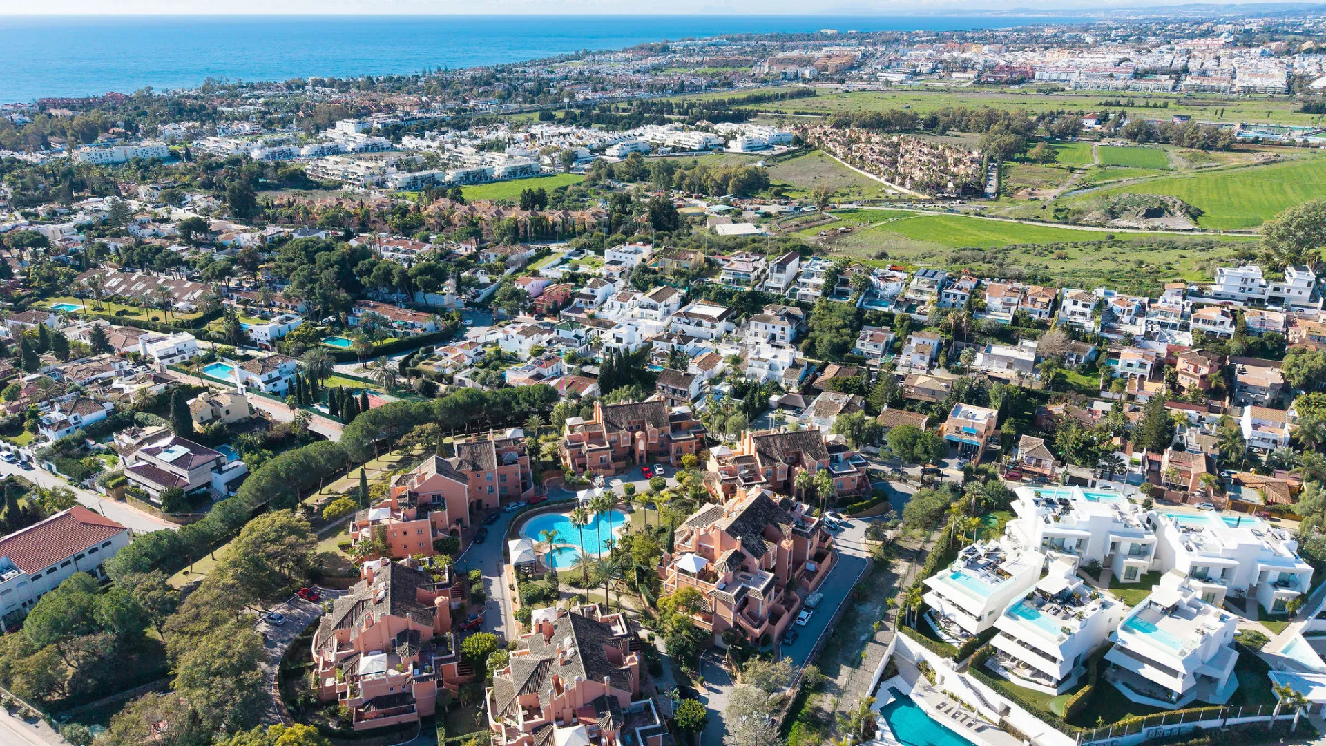 For sale ground floor duplex in Andalucia Alta