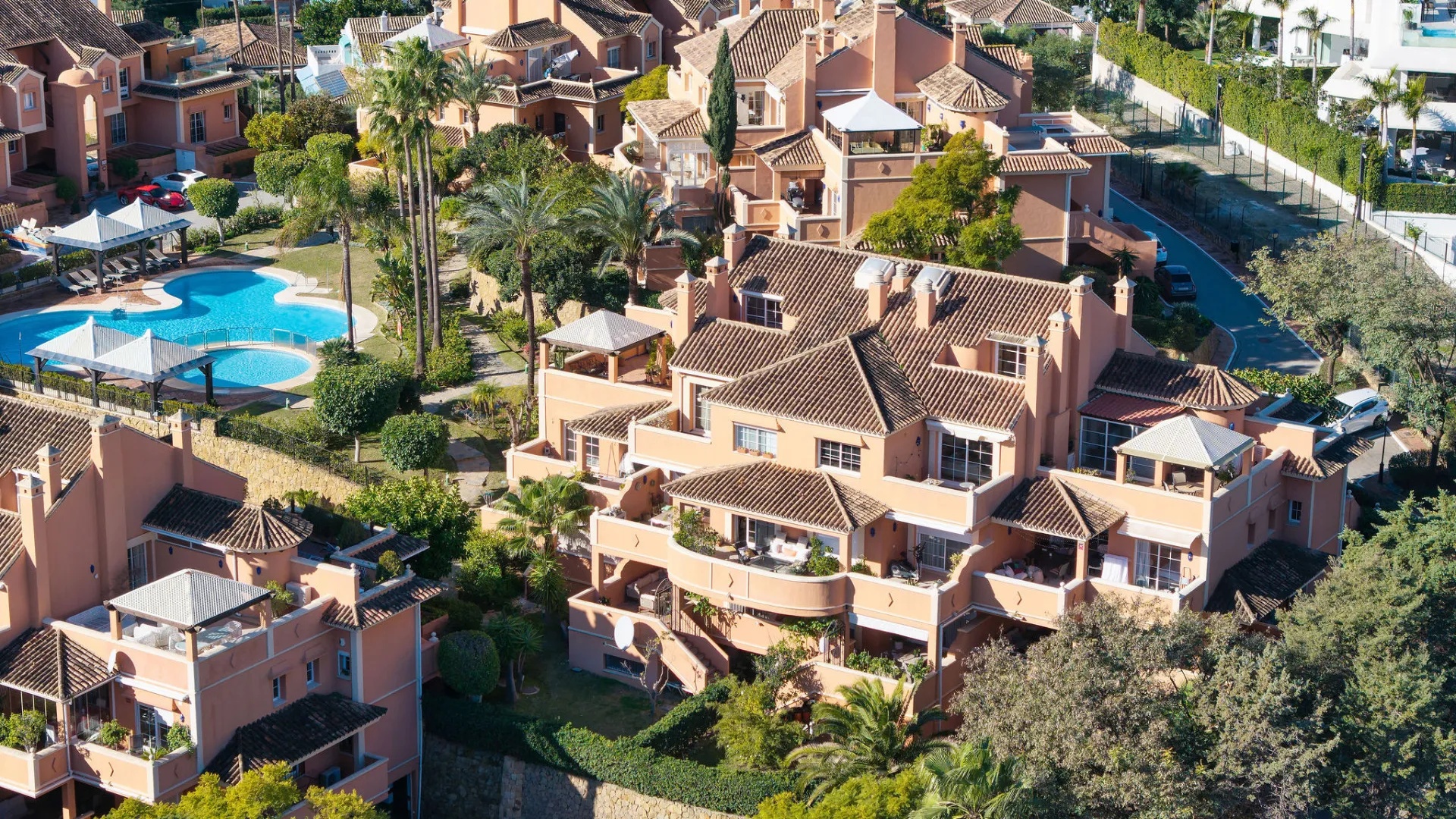 For sale ground floor duplex in Andalucia Alta