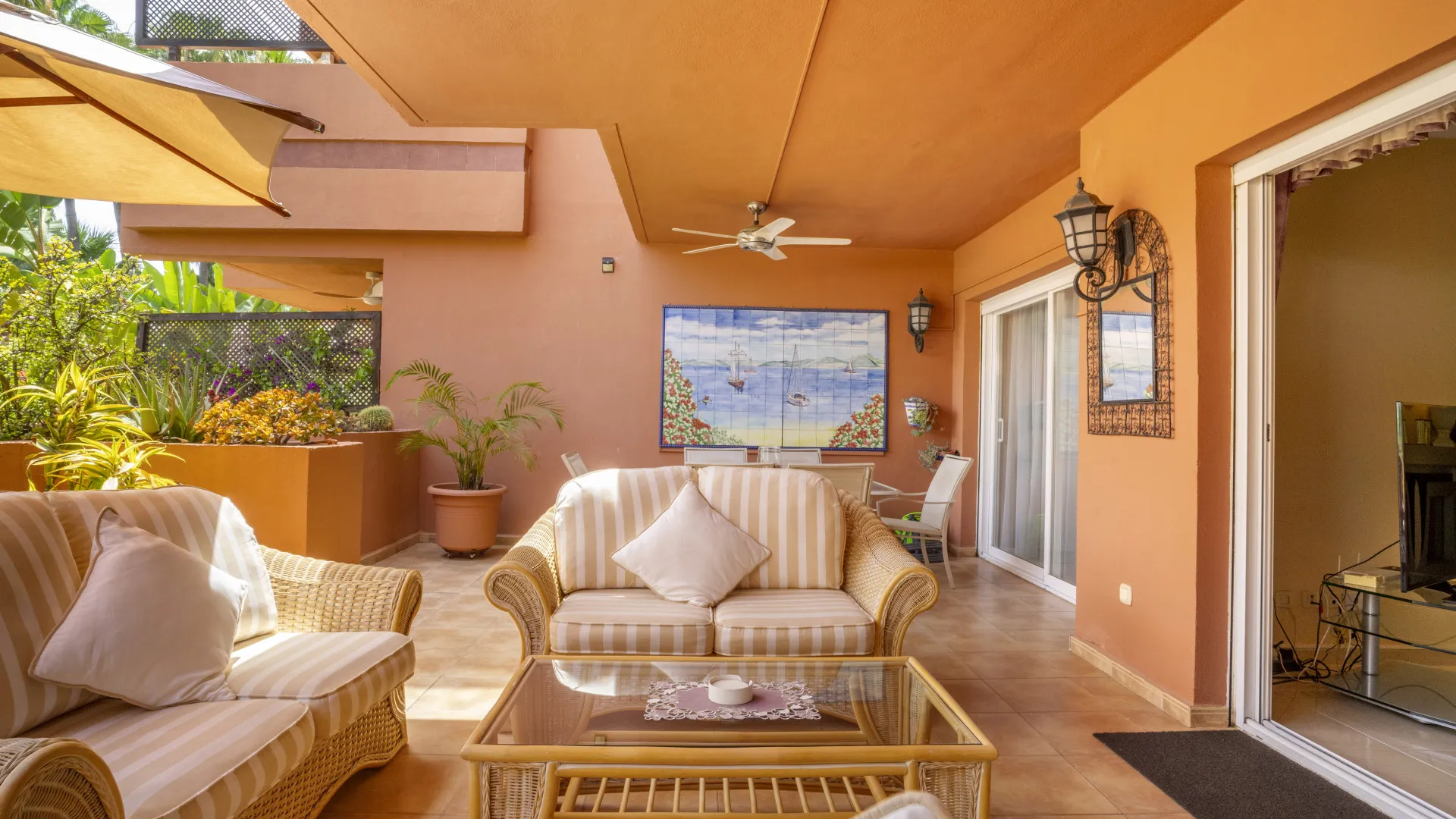 For sale El Embrujo Playa 2 bedrooms ground floor apartment