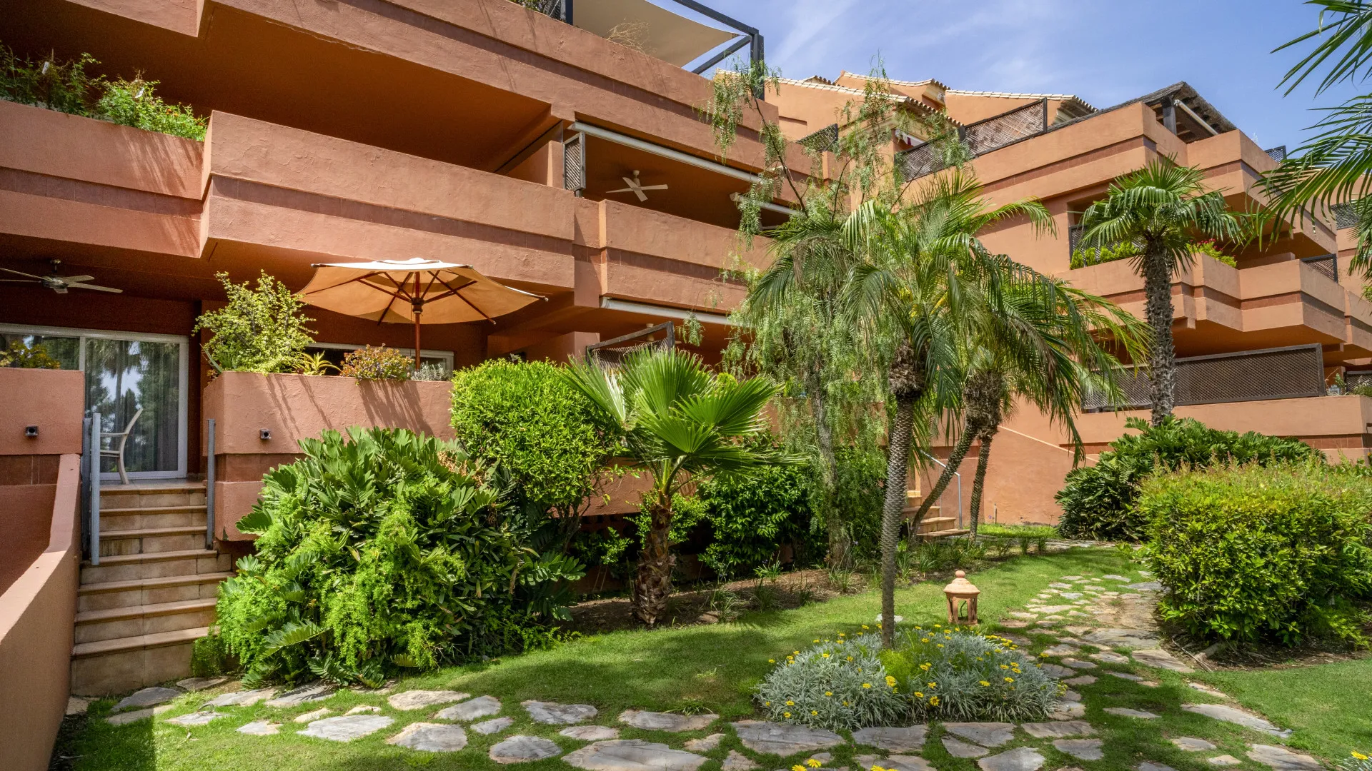 For sale El Embrujo Playa 2 bedrooms ground floor apartment