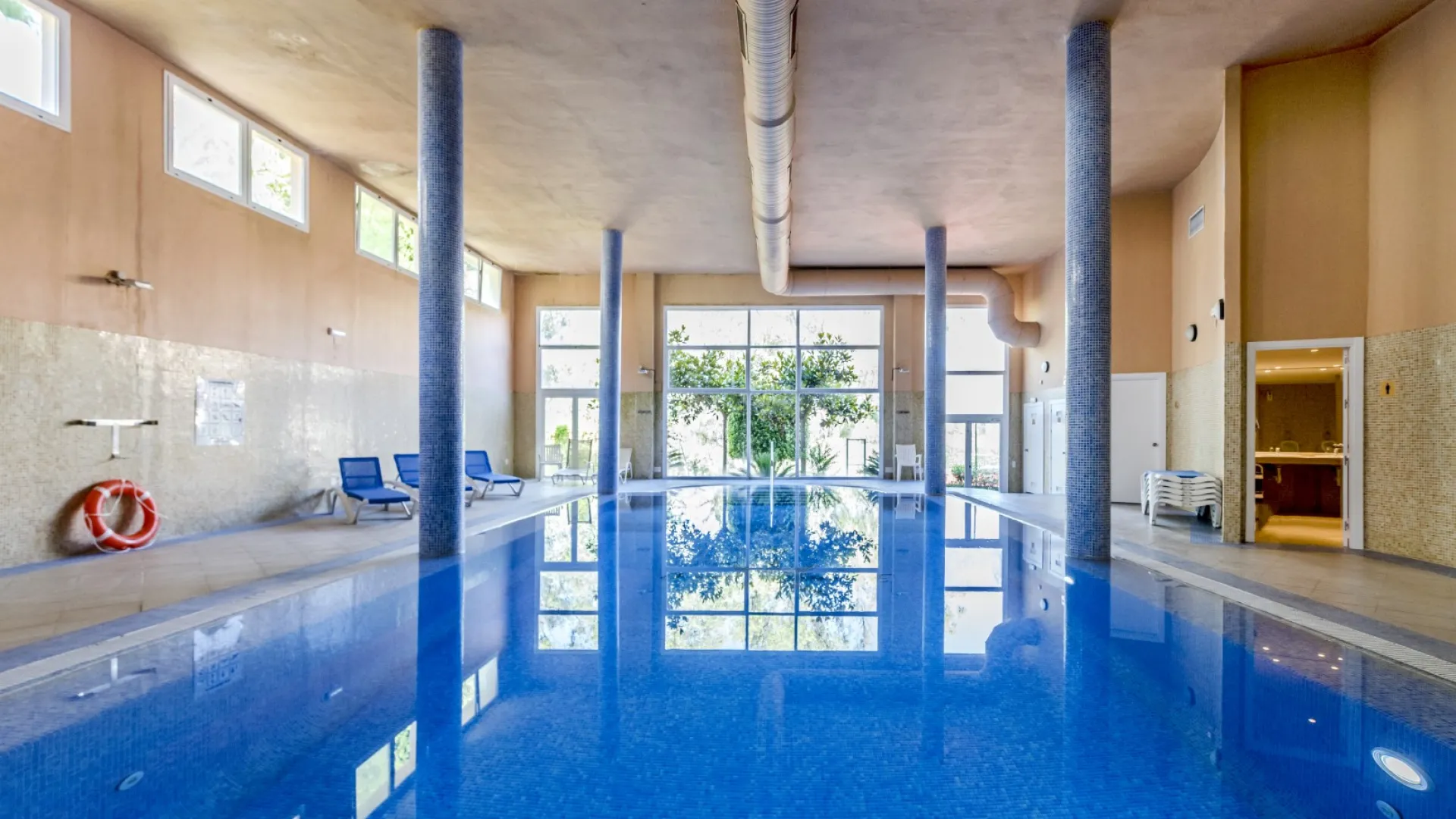 Se vende apartamento planta baja en Albatross Hill