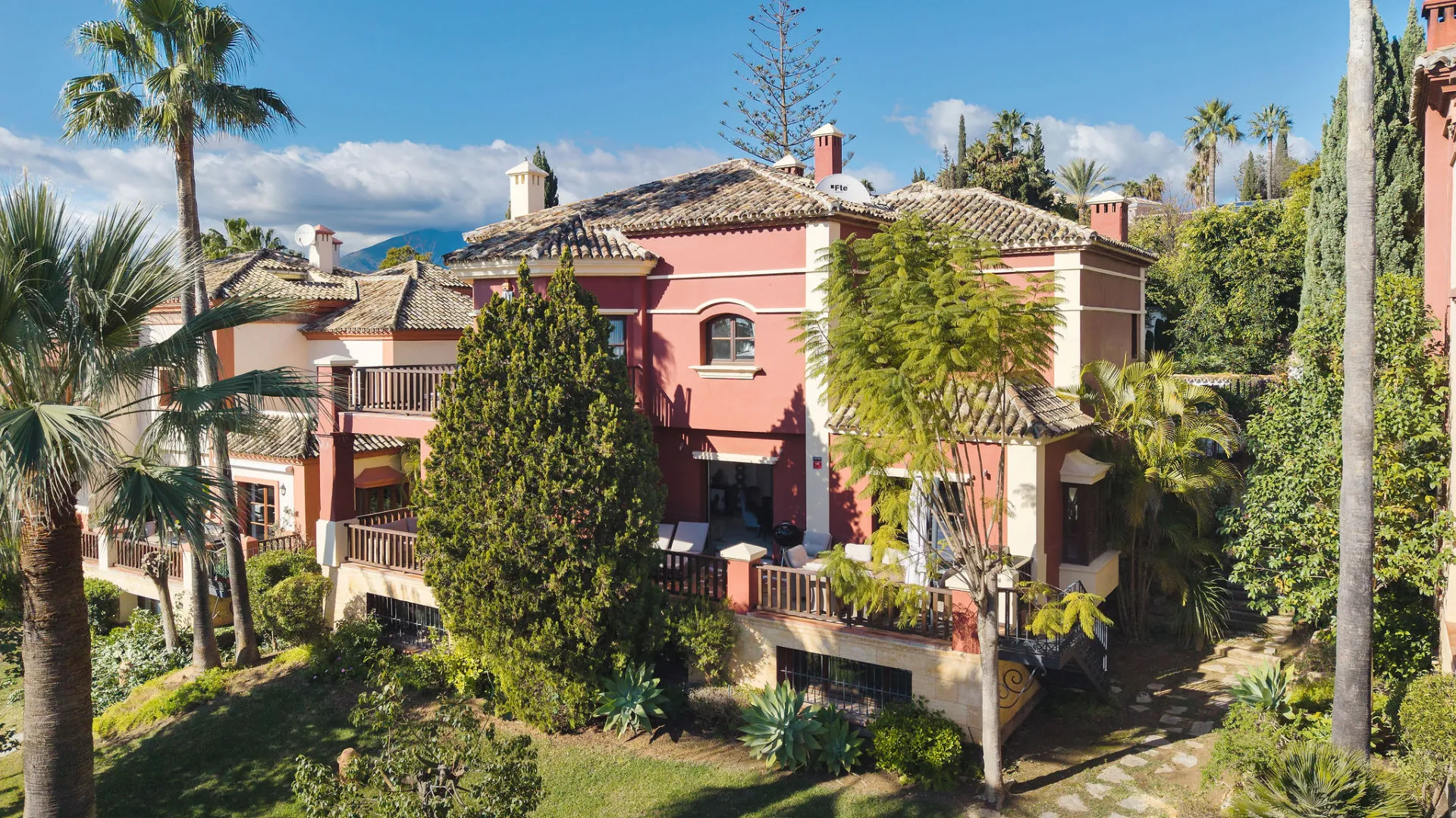 For sale La Capellania villa