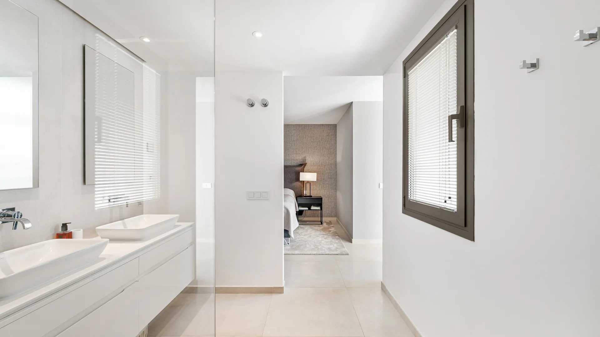 For sale 3 bedrooms apartment in 9 Lions Residences
