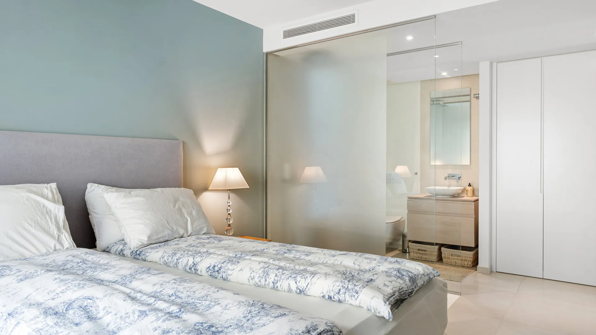 For sale 3 bedrooms apartment in 9 Lions Residences