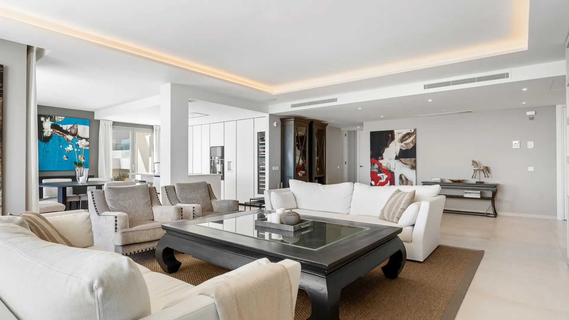 For sale 3 bedrooms apartment in 9 Lions Residences