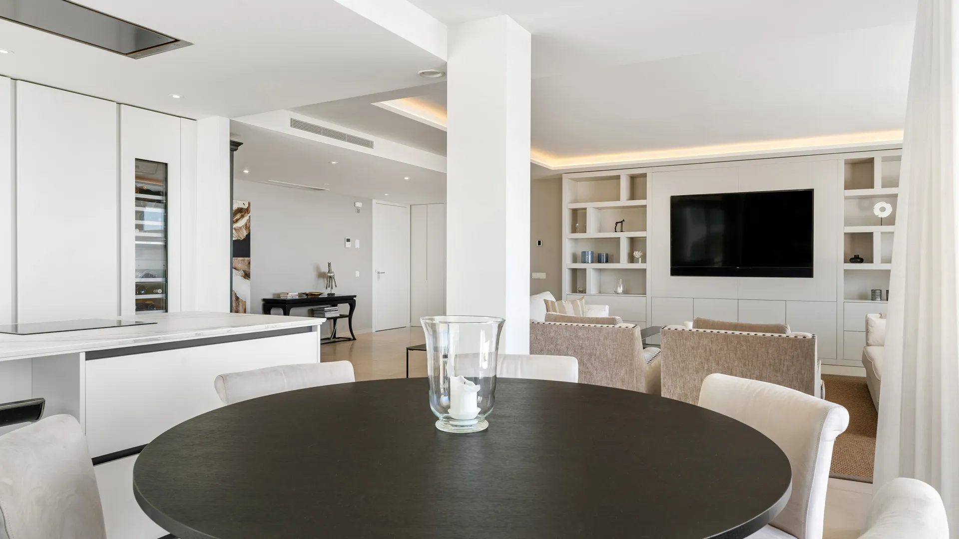 For sale 3 bedrooms apartment in 9 Lions Residences