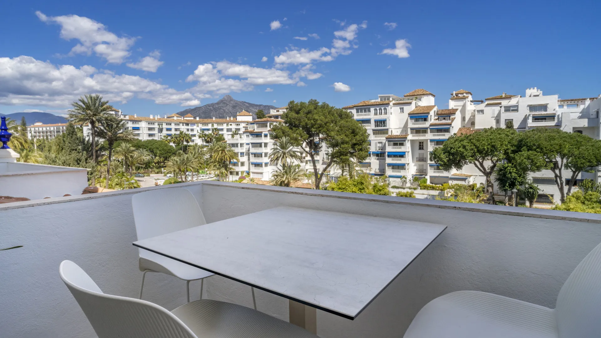 Andalucia del Mar, apartamento de 2 dormitorios en venta