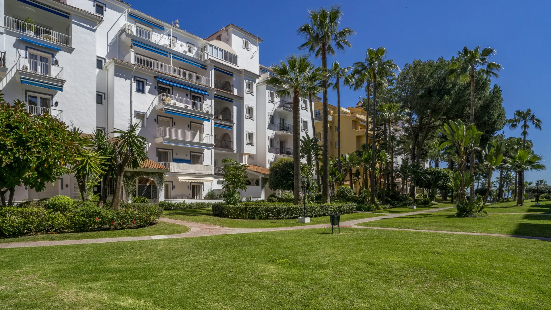 Andalucia del Mar, apartamento de 2 dormitorios en venta