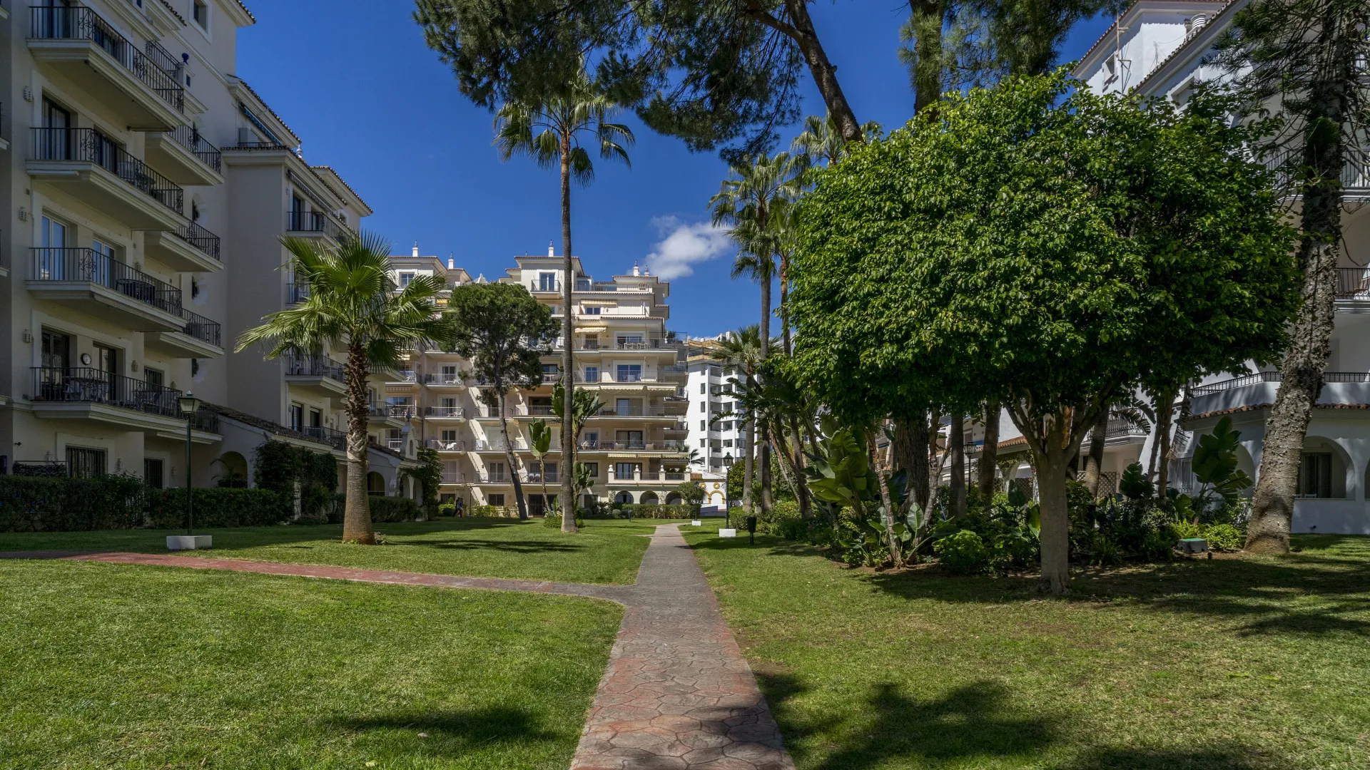 Andalucia del Mar, apartamento de 2 dormitorios en venta