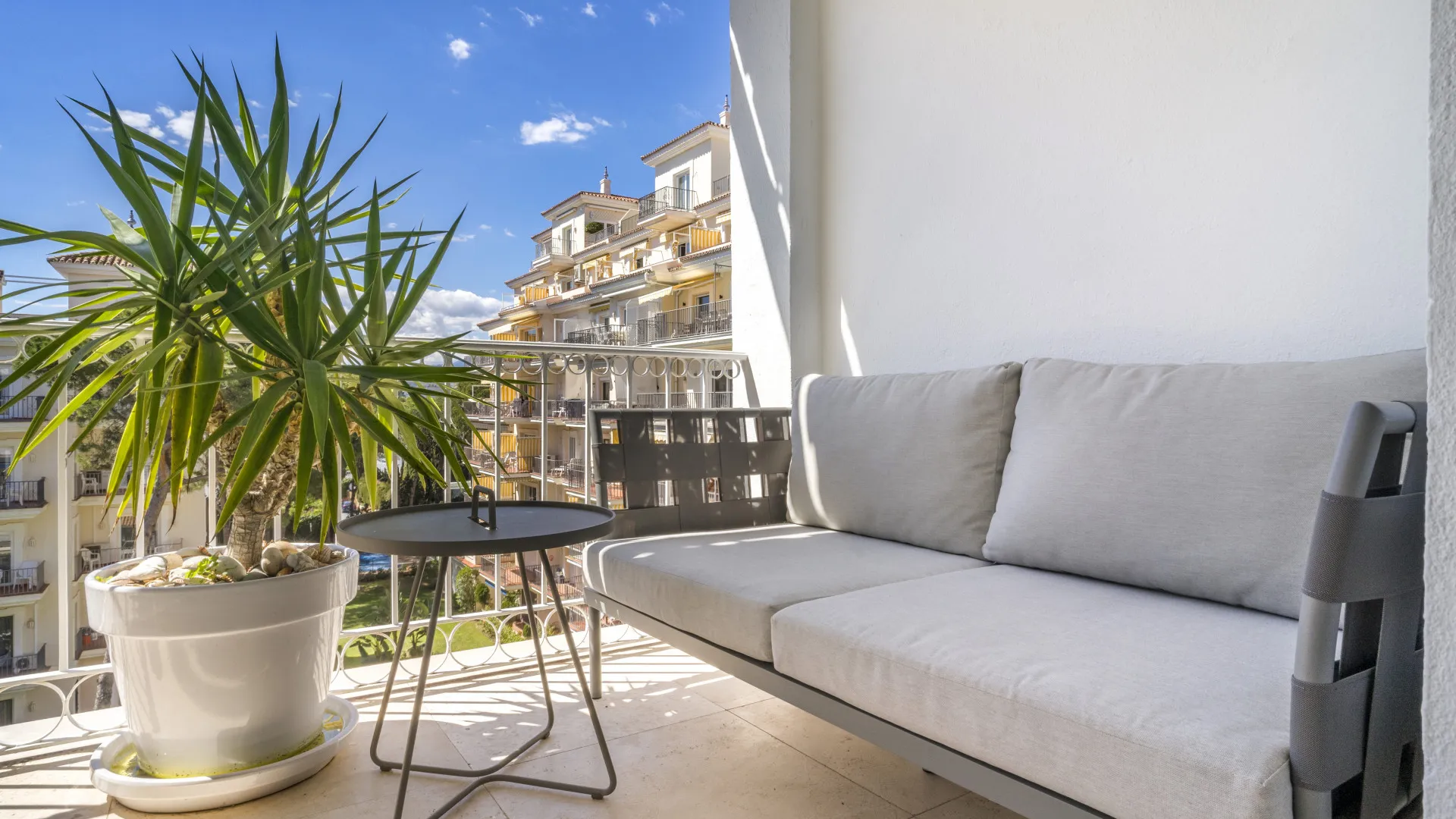 Andalucia del Mar, apartamento de 2 dormitorios en venta