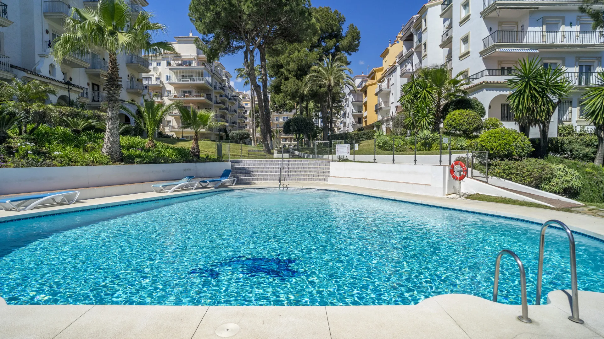 Andalucia del Mar, apartamento de 2 dormitorios en venta