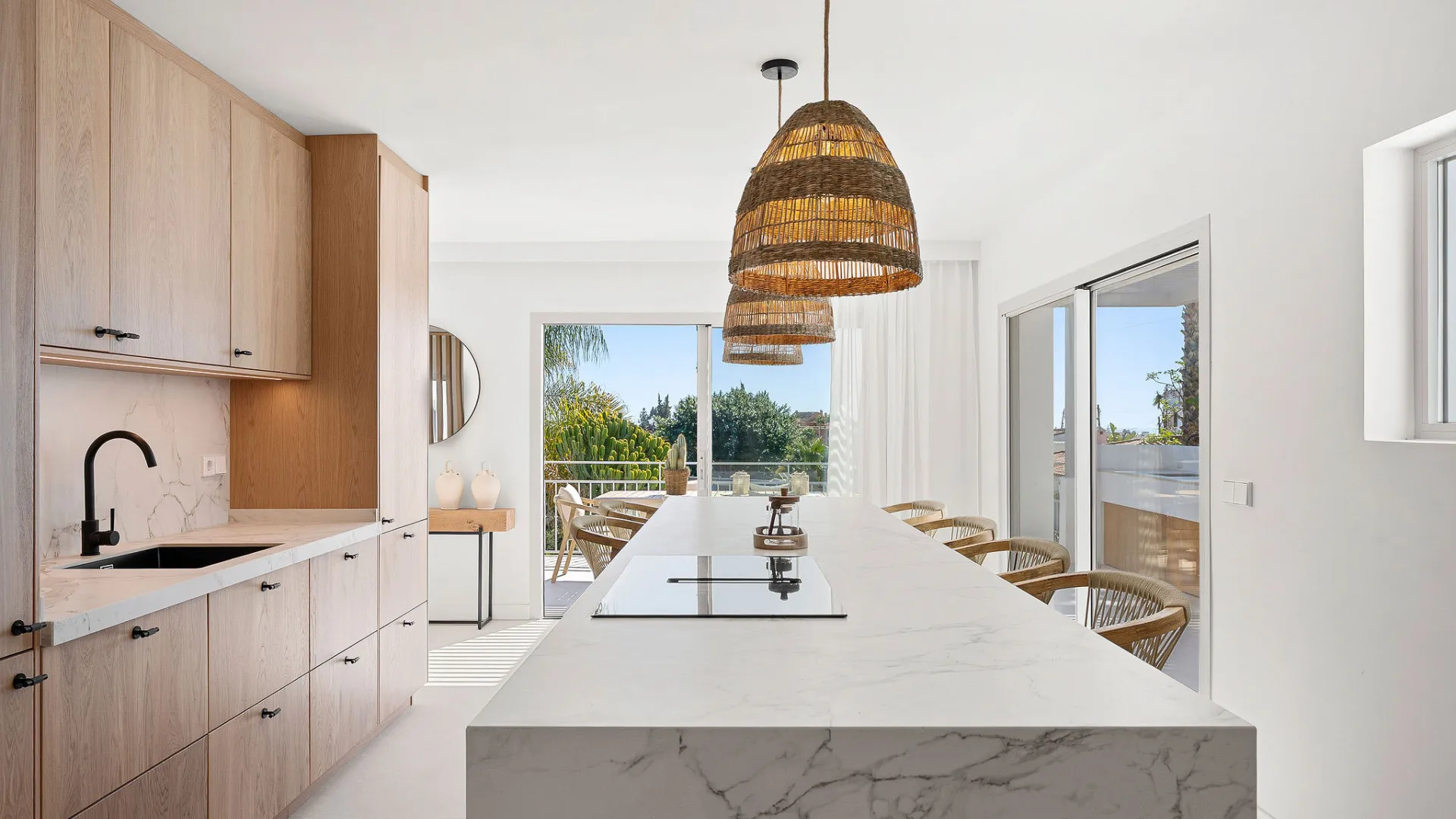 Villa for sale in Nueva Andalucia