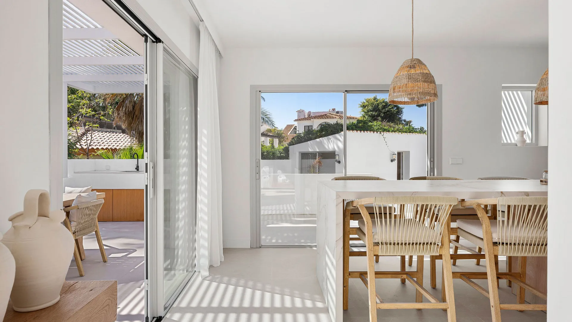 Villa for sale in Nueva Andalucia