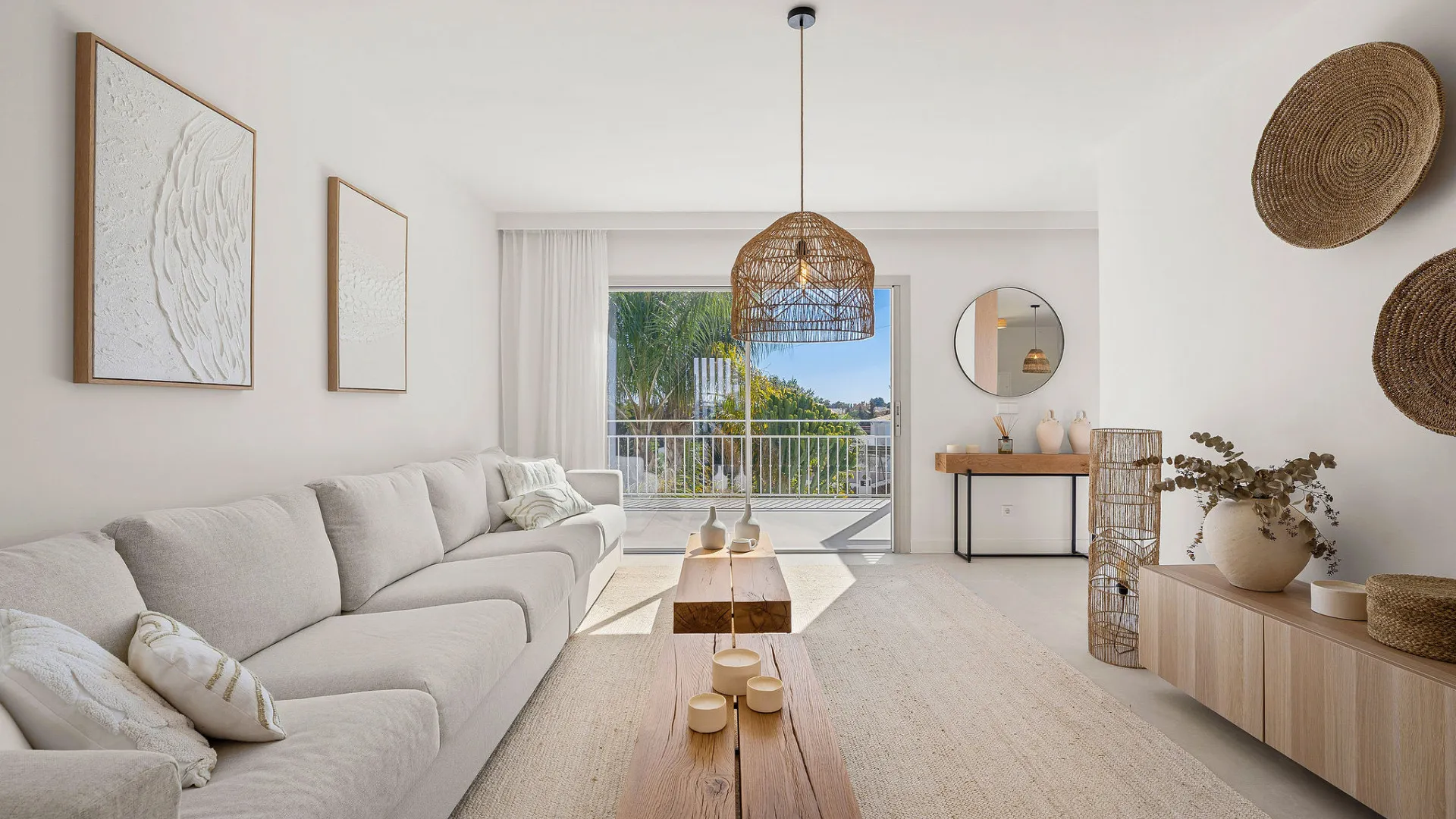 Villa for sale in Nueva Andalucia
