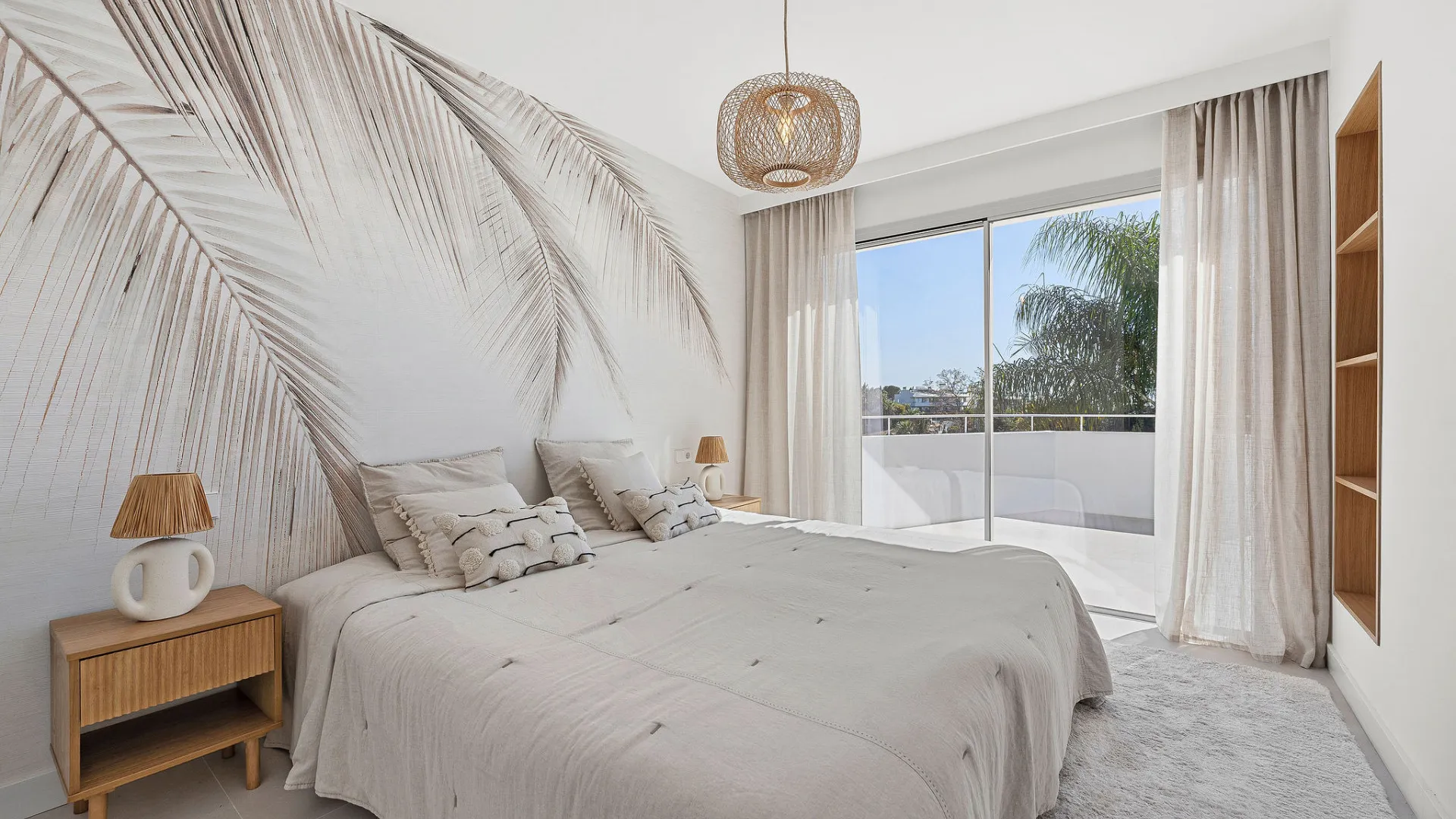 Villa for sale in Nueva Andalucia