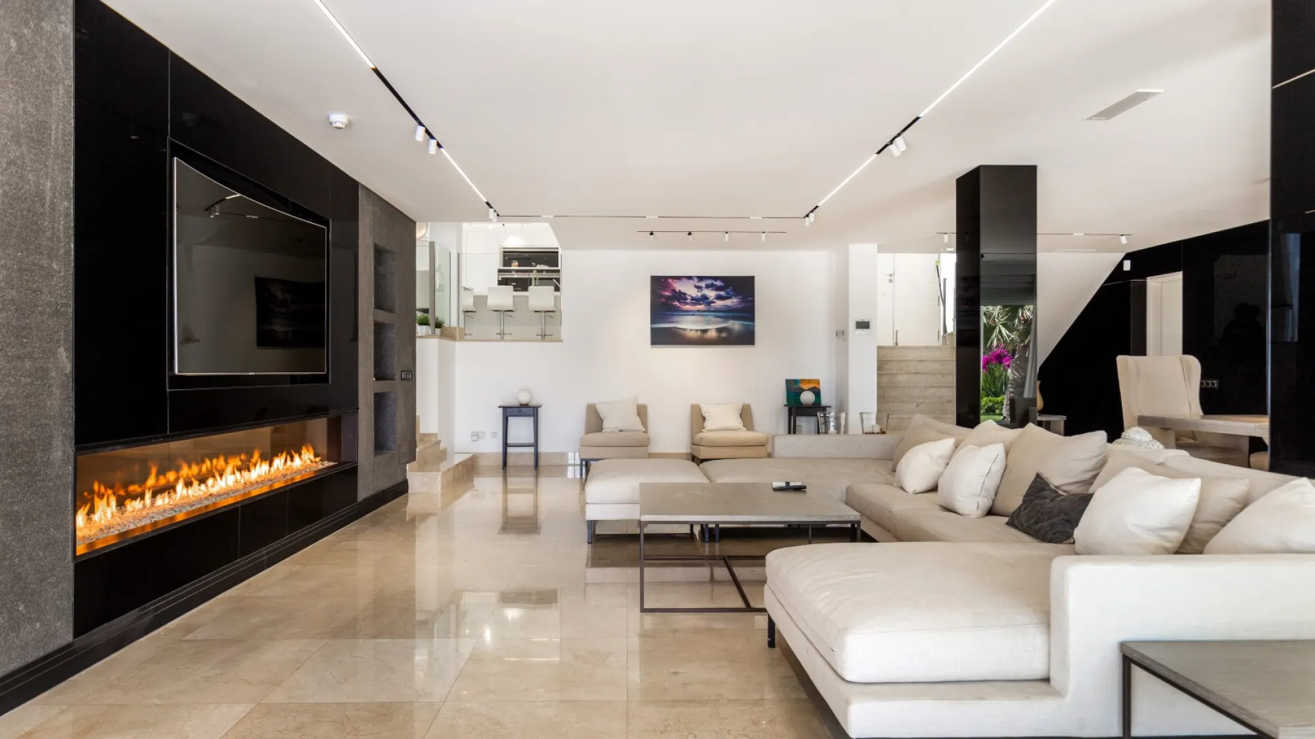 Comprar villa con 6 dormitorios en Las Brisas