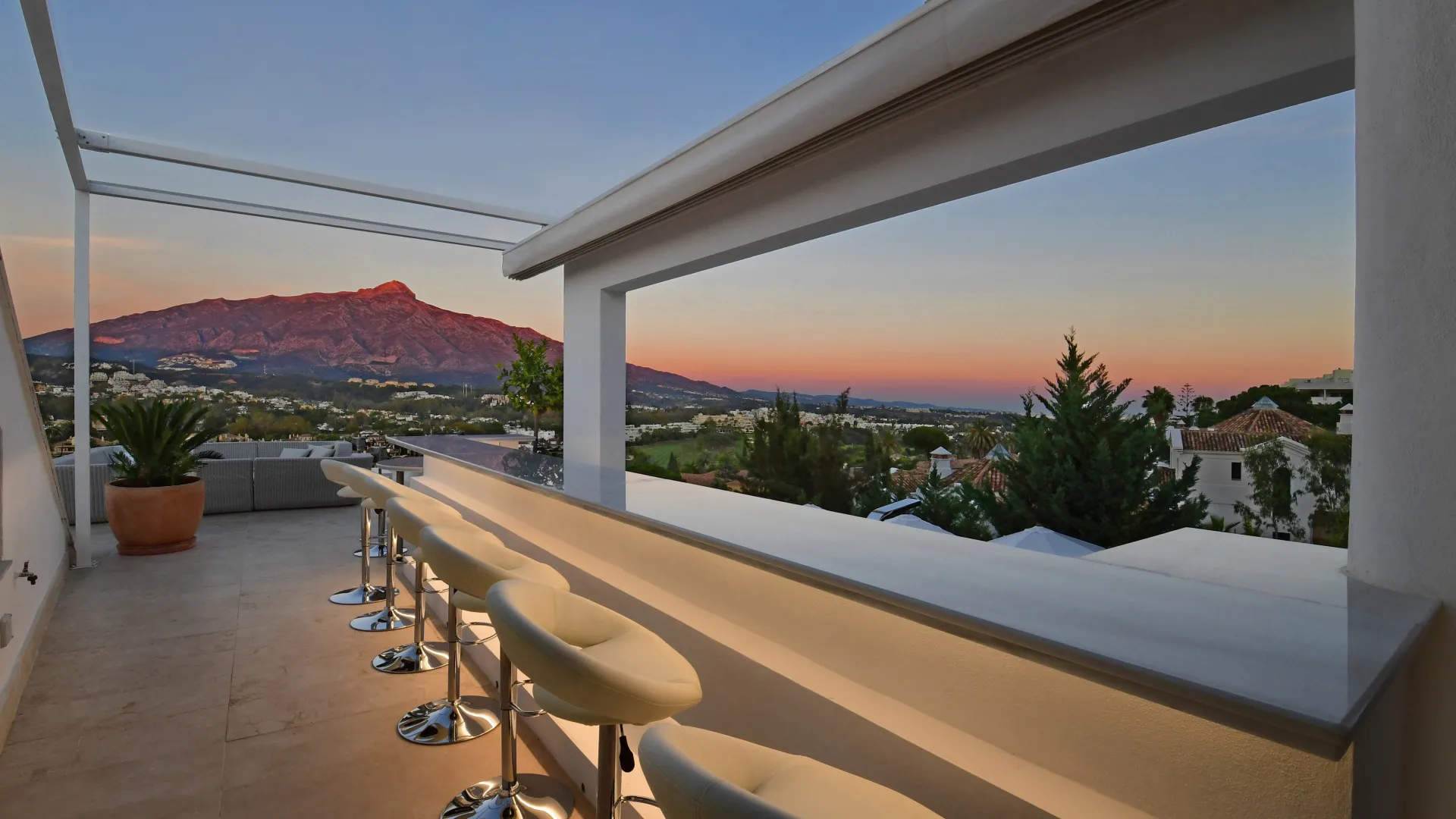 Villa in Nueva Andalucia for sale