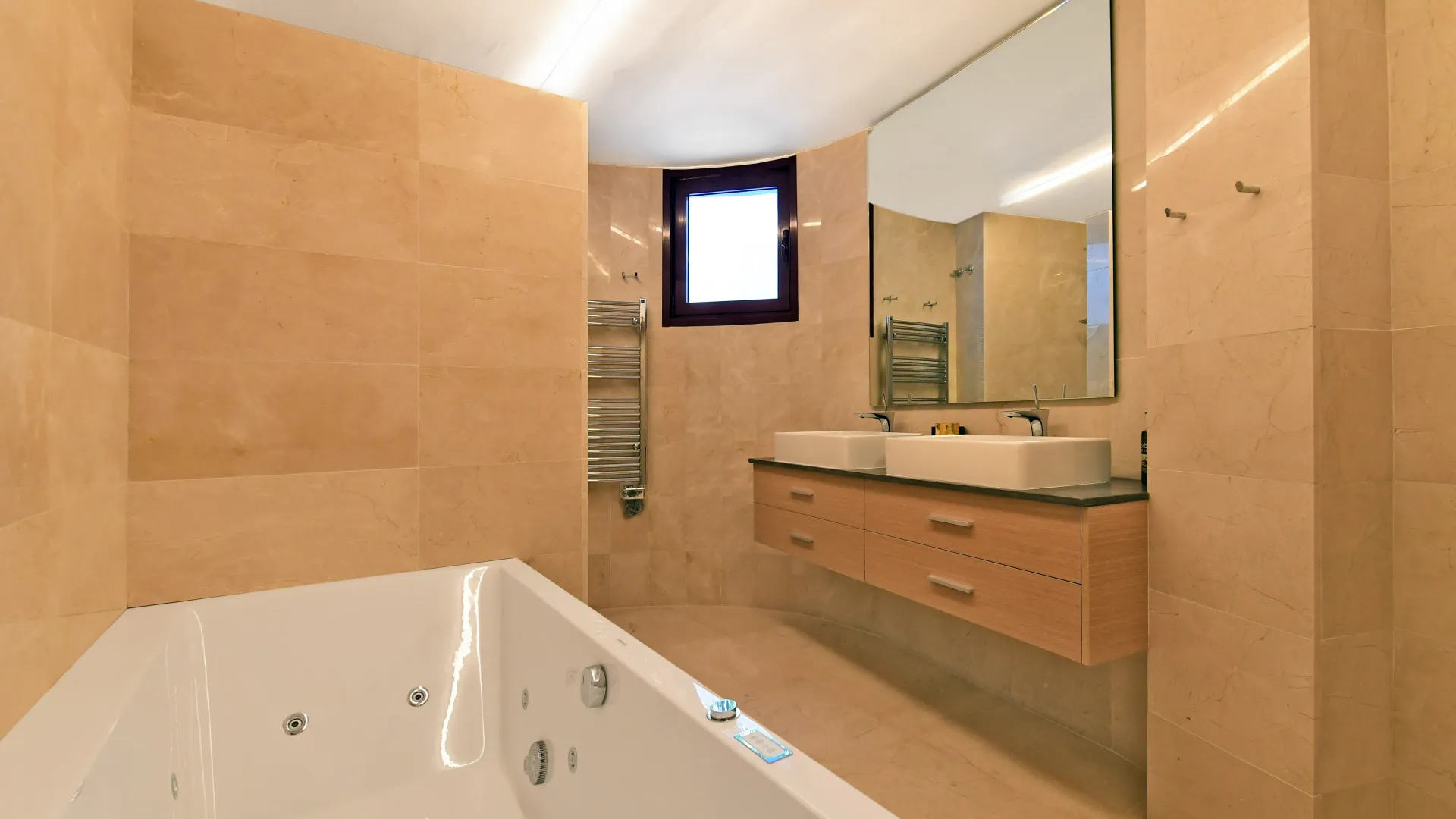 Villa in Nueva Andalucia for sale