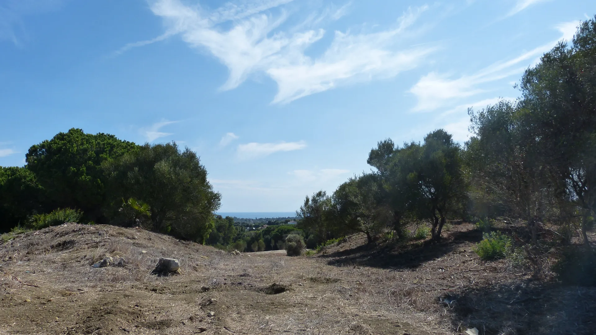 Plot in Zona L for sale