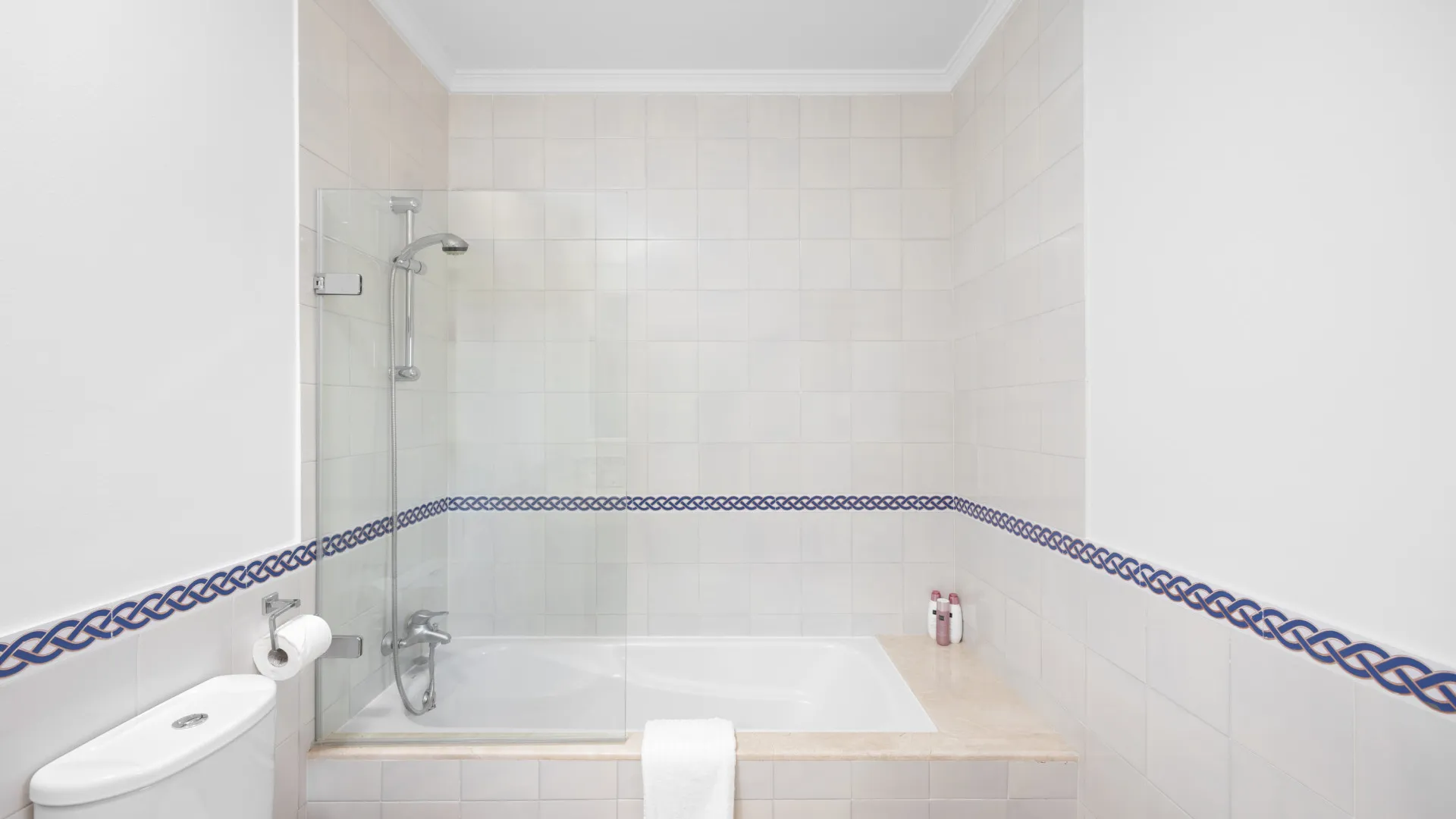 Villa for sale in Zona F with 4 bedrooms
