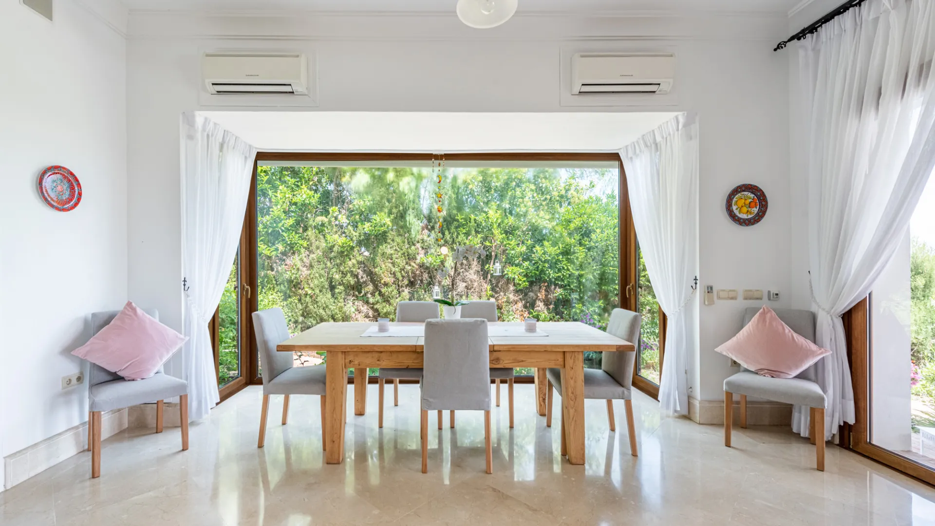 For sale 7 bedrooms villa in Zona F